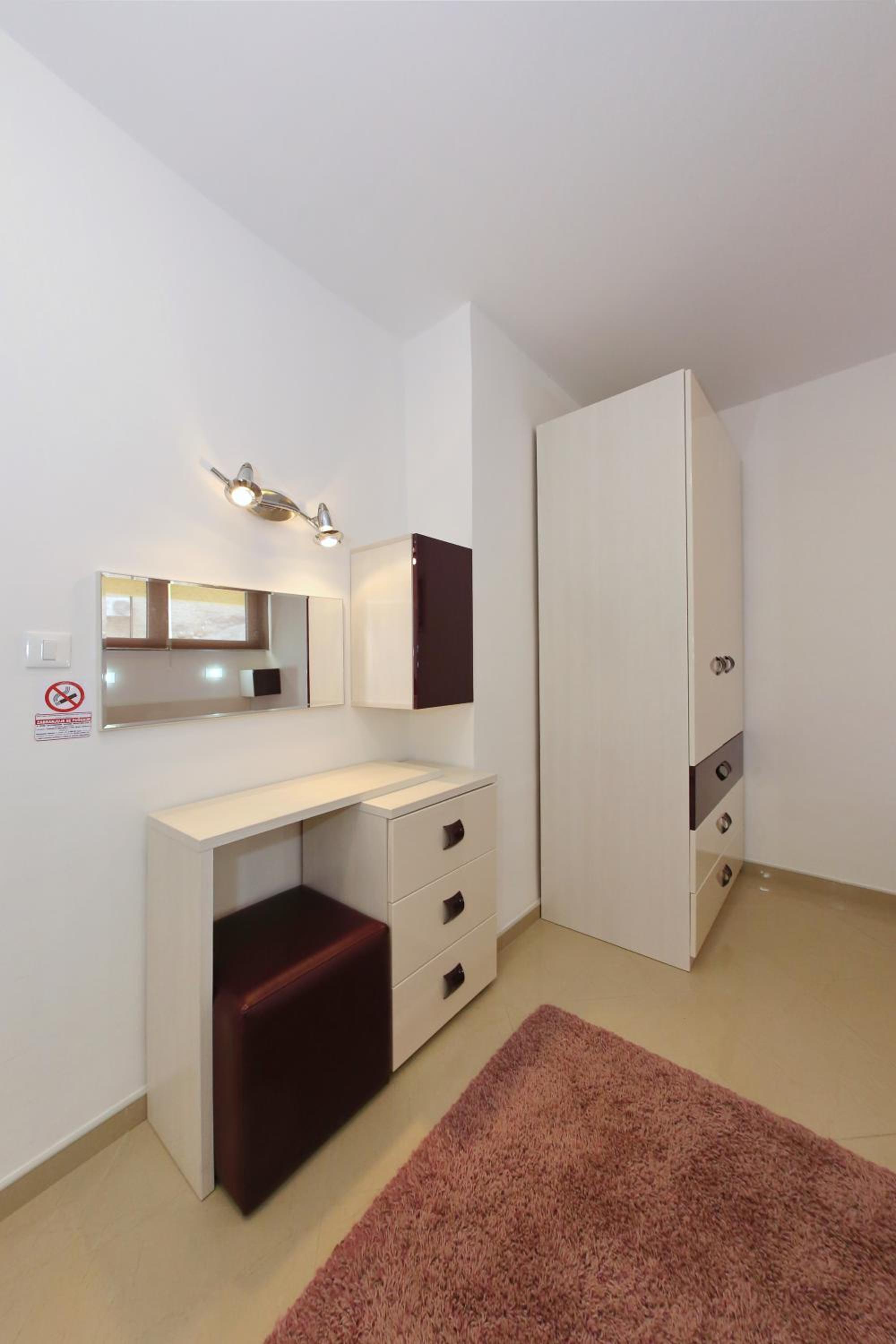 One-Bedroom Apartment with Sea View - Photo 17