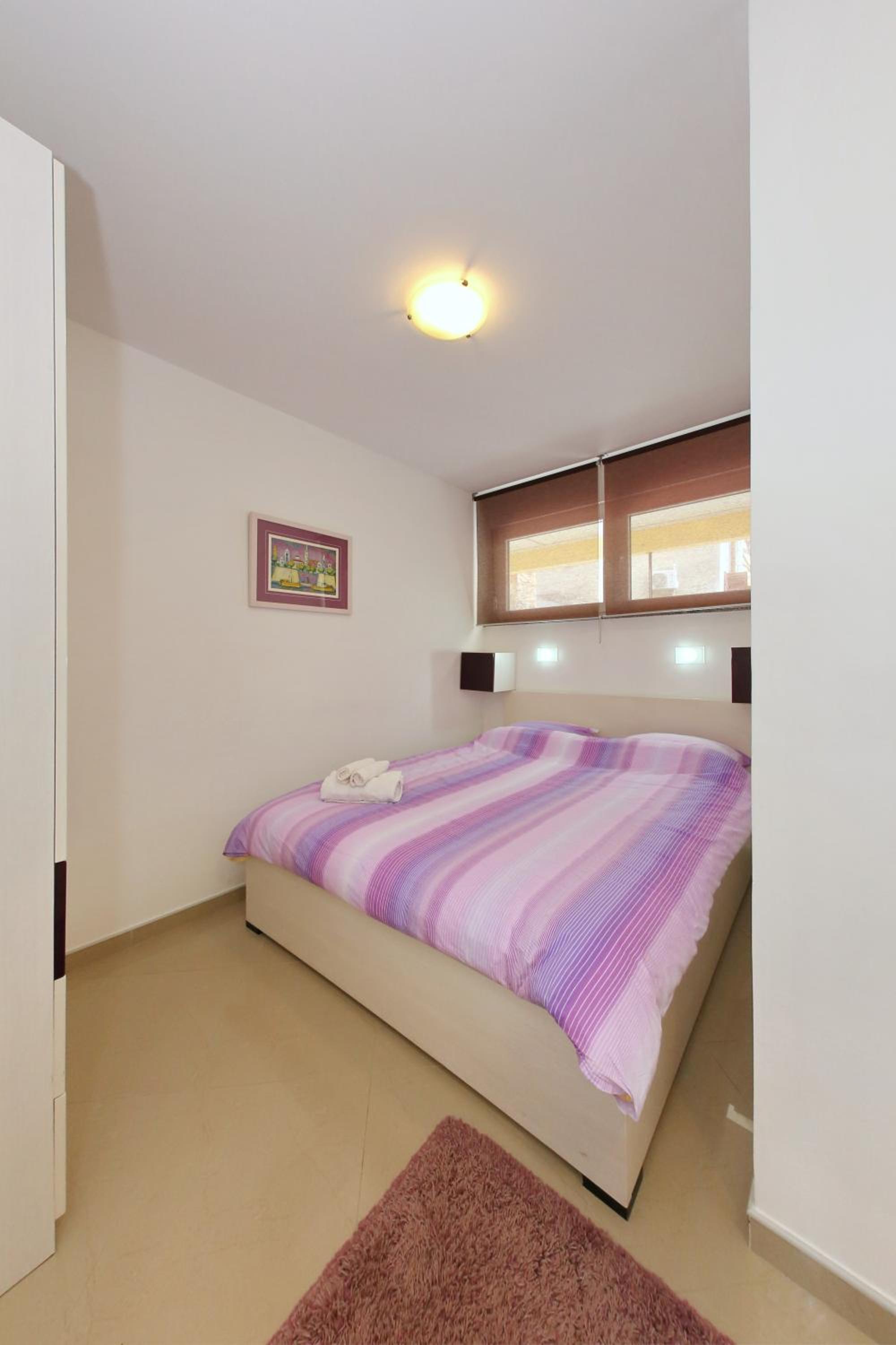One-Bedroom Apartment with Sea View - Photo 16