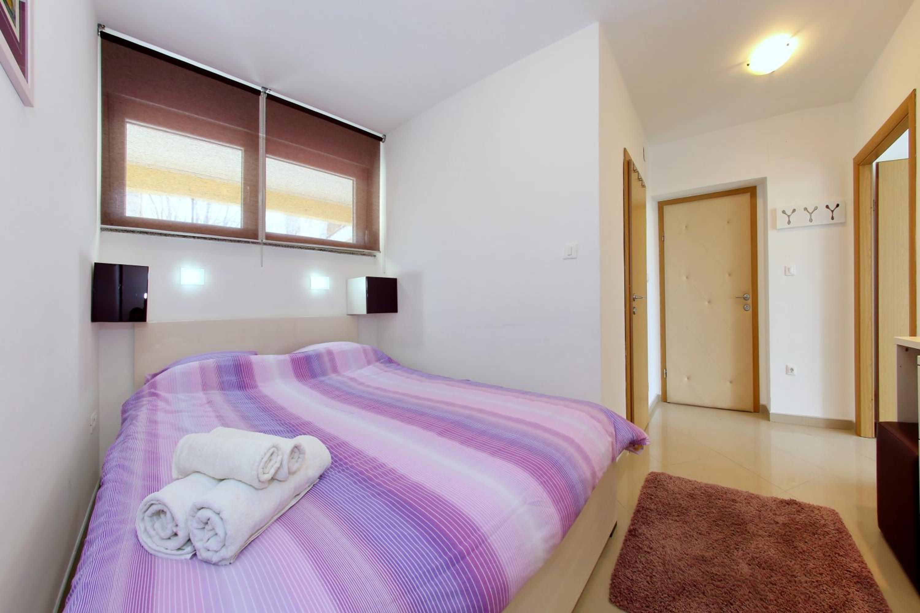 One-Bedroom Apartment with Sea View - Photo 15