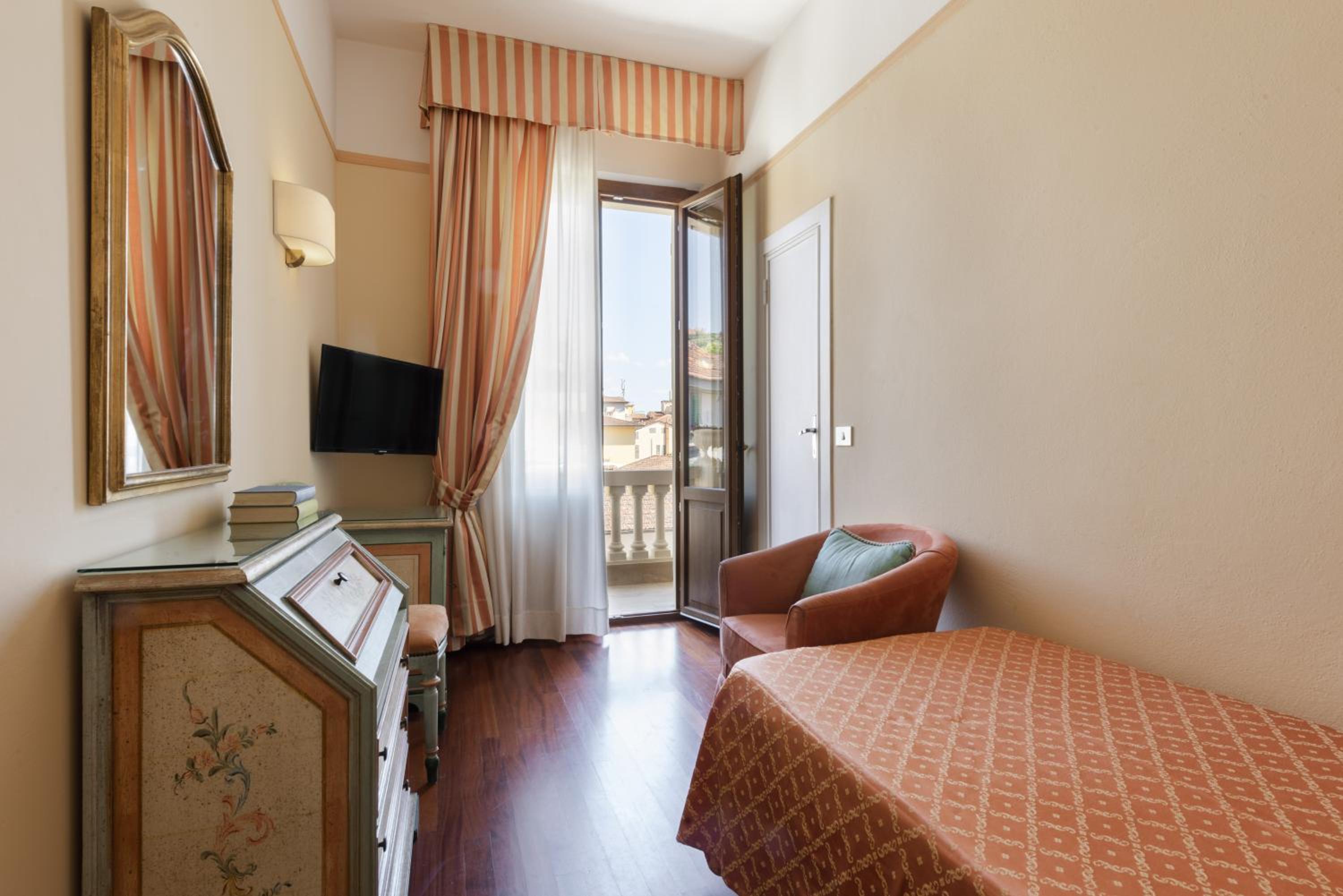 Single Room photo 2