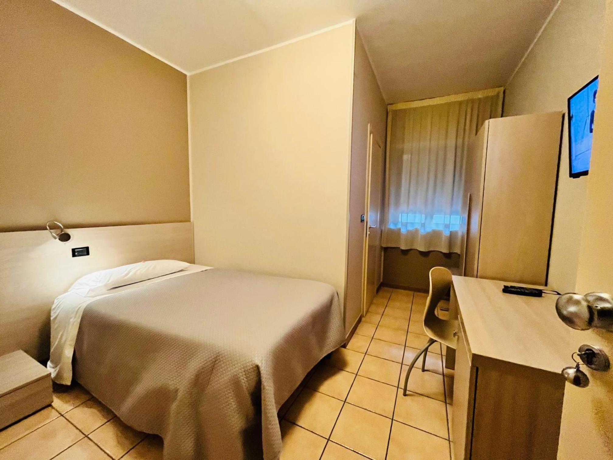 Single Room photo 3