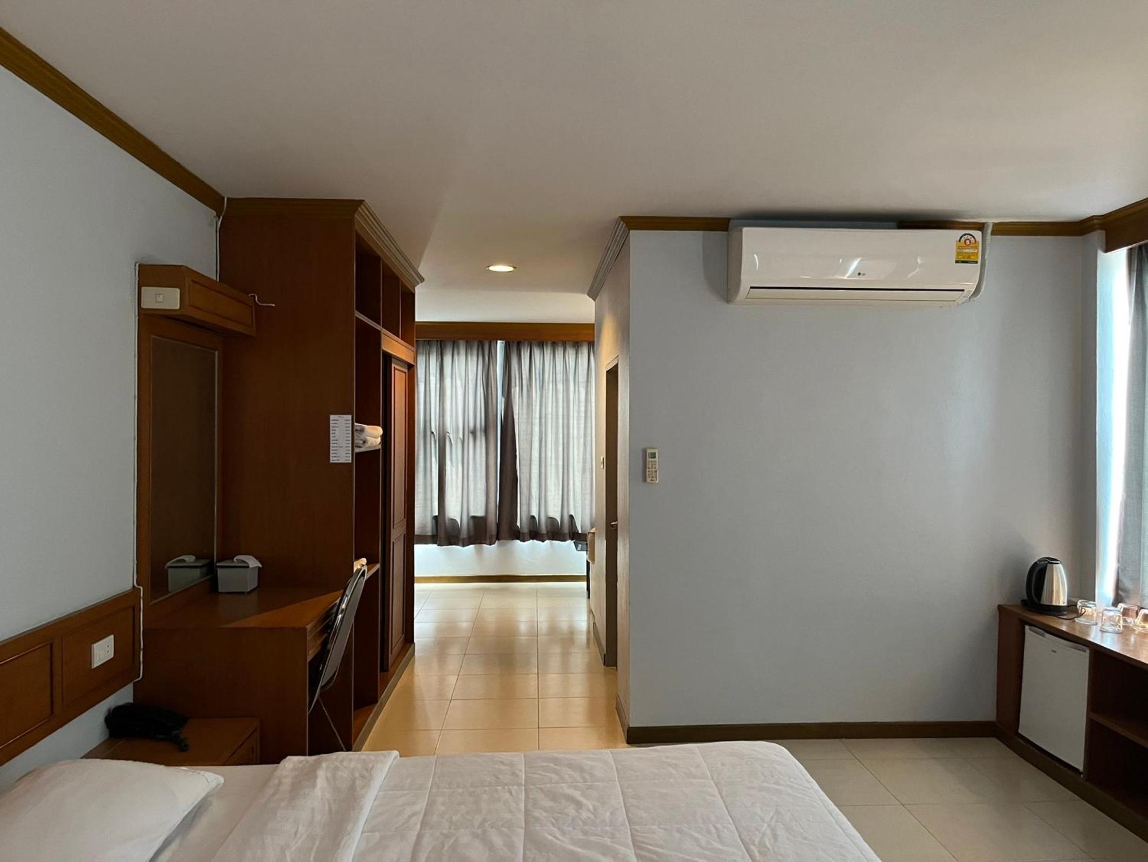 Deluxe Suite - Photo 4