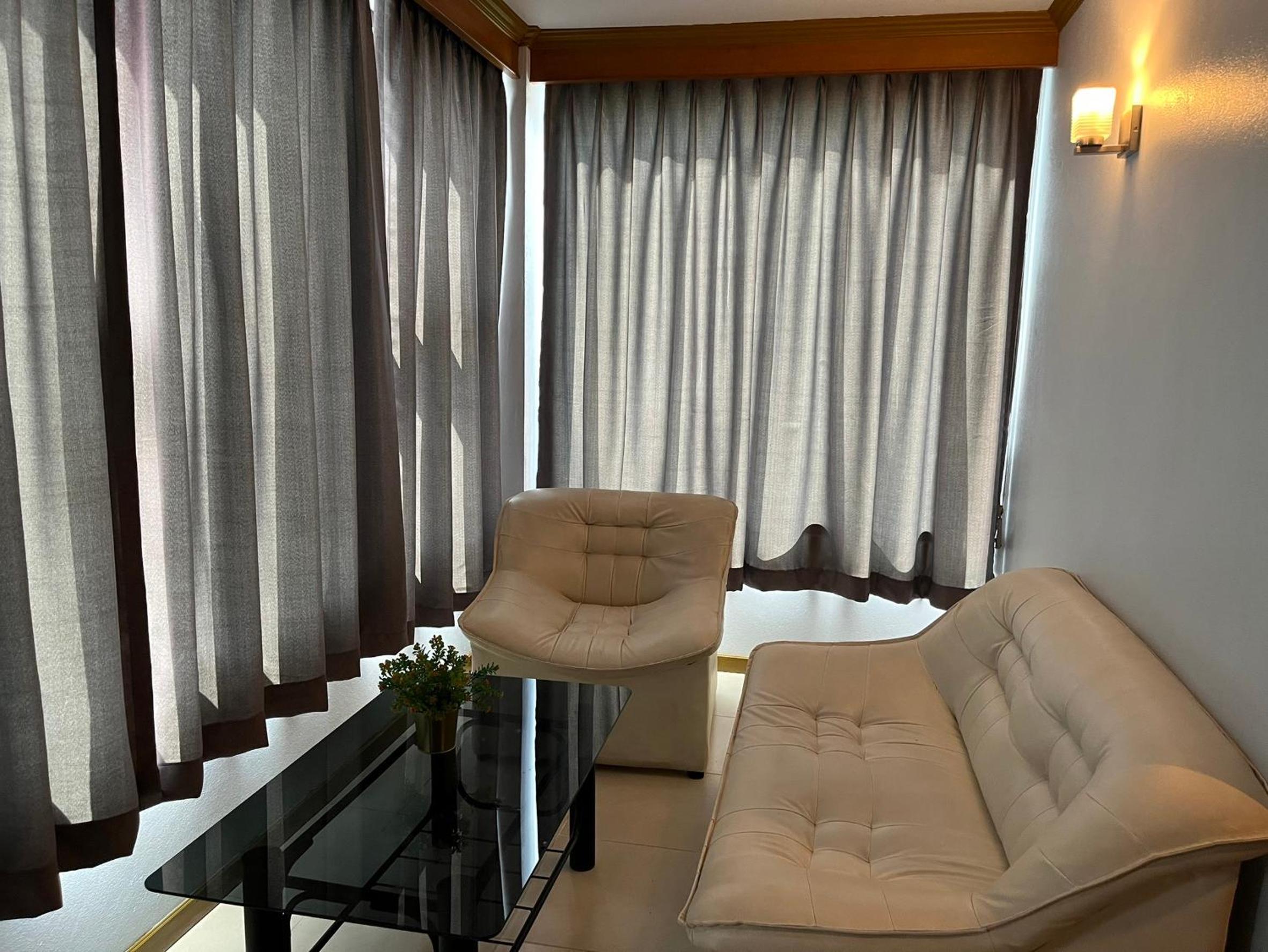 Deluxe Suite - Photo 5