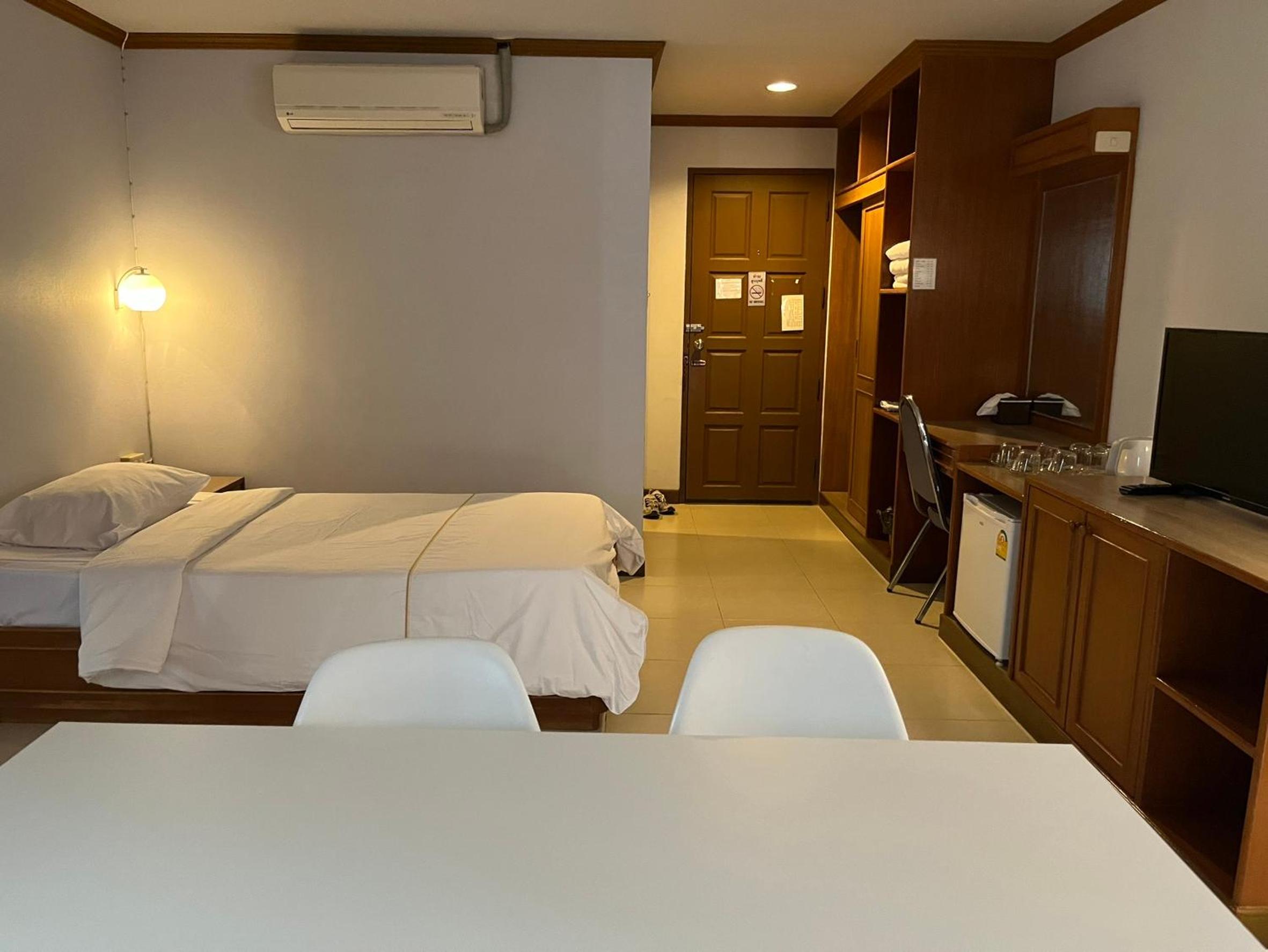 Deluxe Family Room - Photo 3