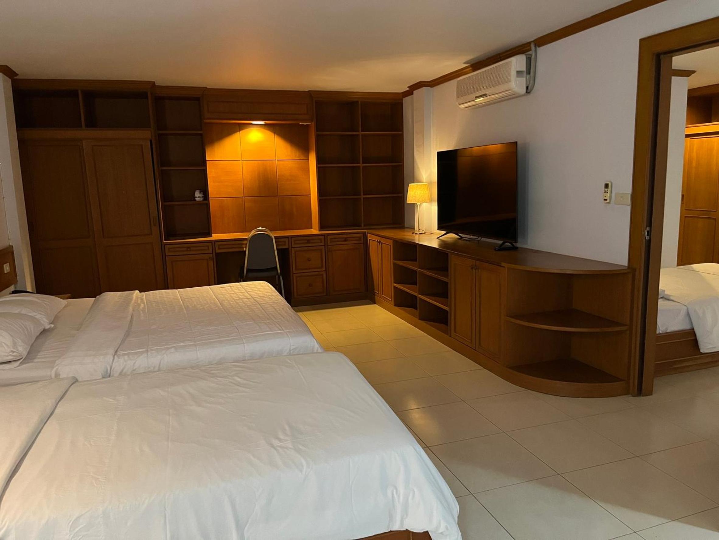 Deluxe Family Room - Photo 6