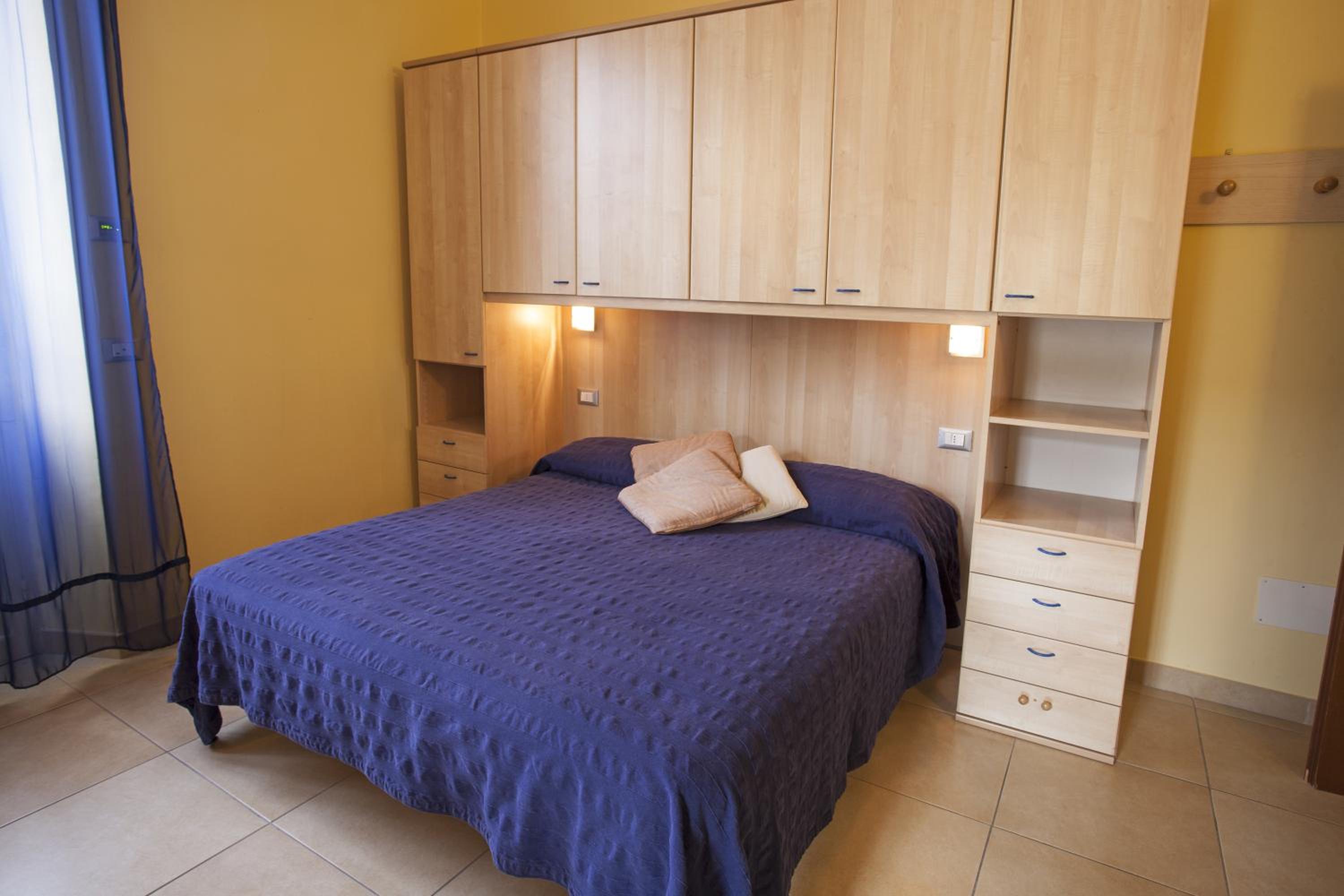 One-Bedroom Apartment photo 3