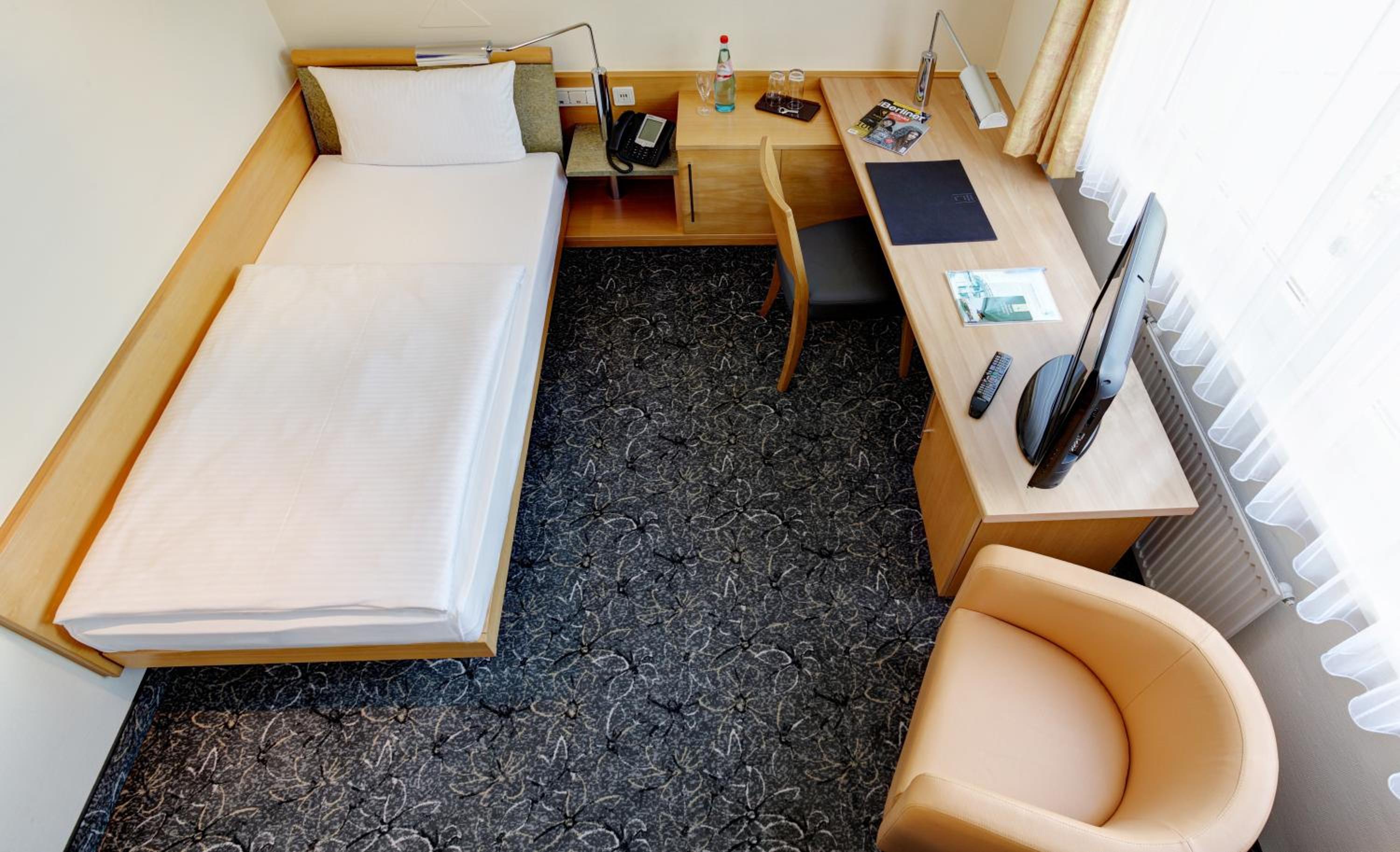 Economy Single Room thumbnail 5