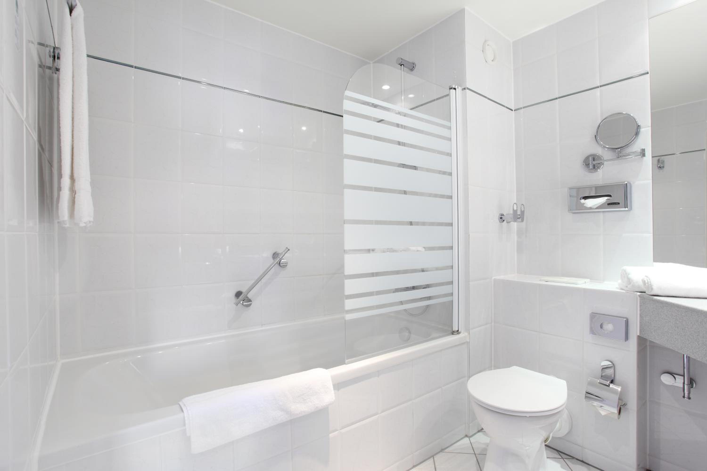 Deluxe Double or Twin Room with Kitchenette thumbnail 6