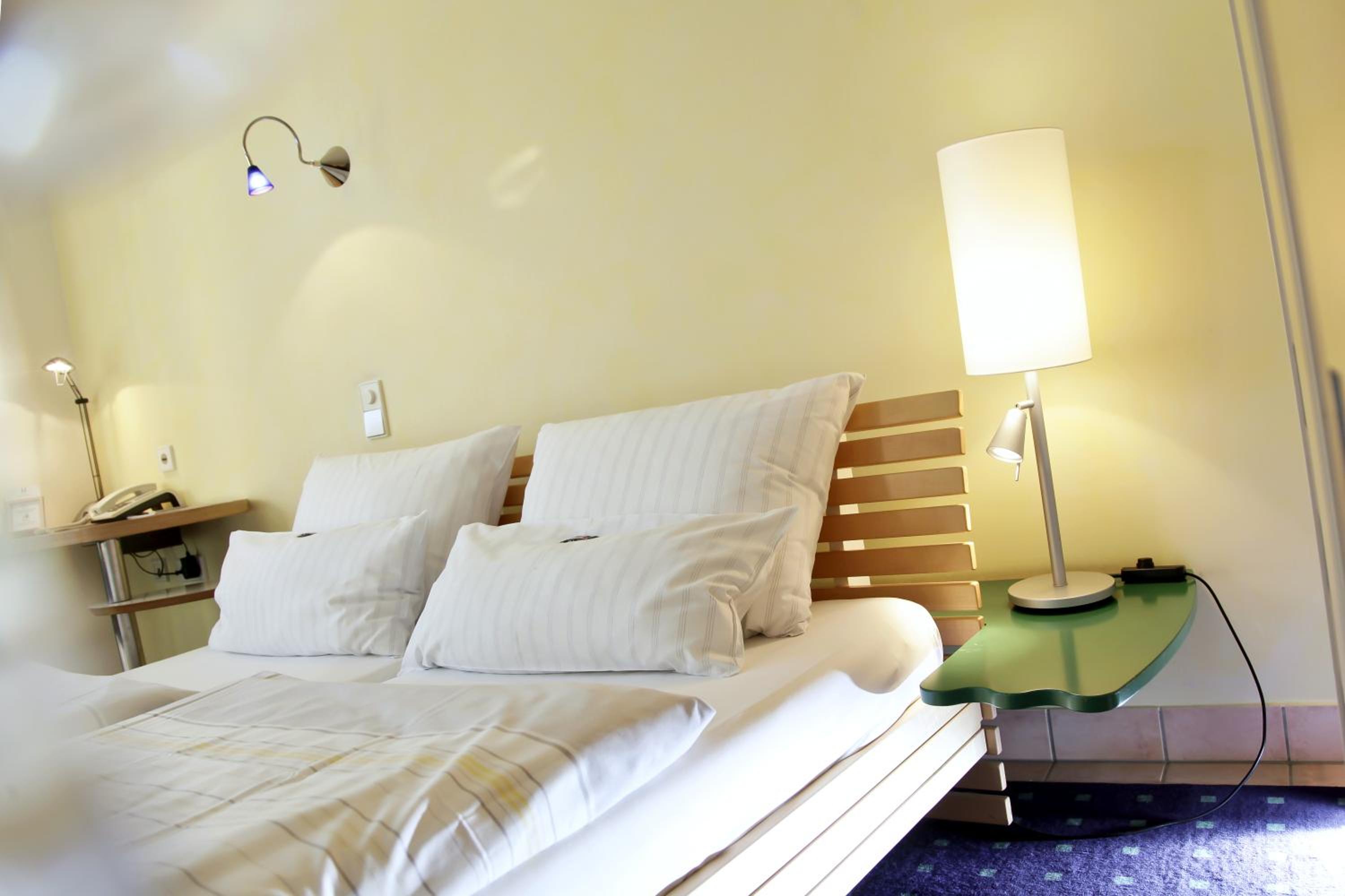 Double Room Alb (Street side) - Photo 5