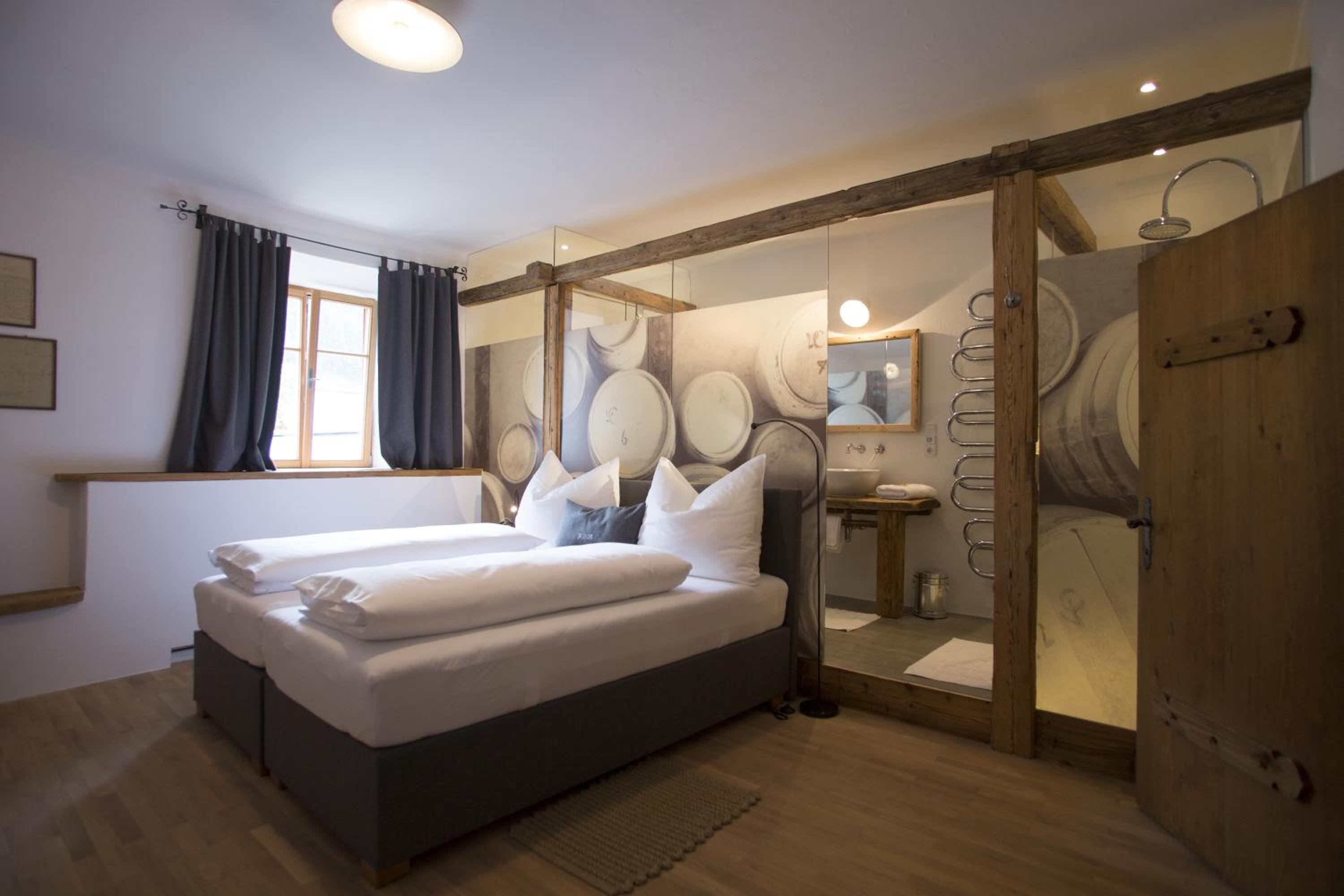 Standard  Double Room - Photo 4