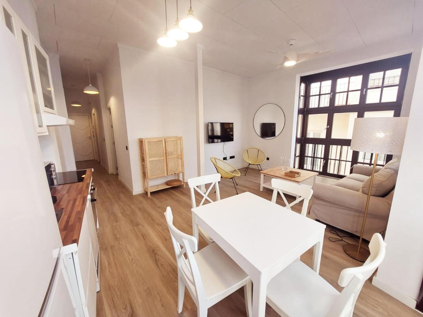 Apartamento Superior de Dos Habitaciones - Calle Carretería 23