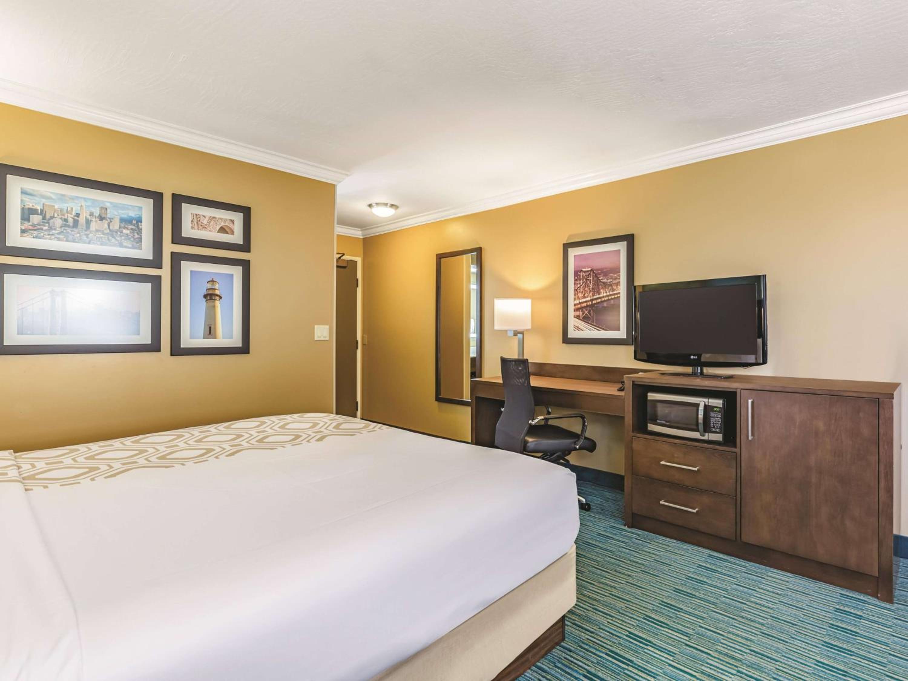 King Room Non-Smoking - Photo 1