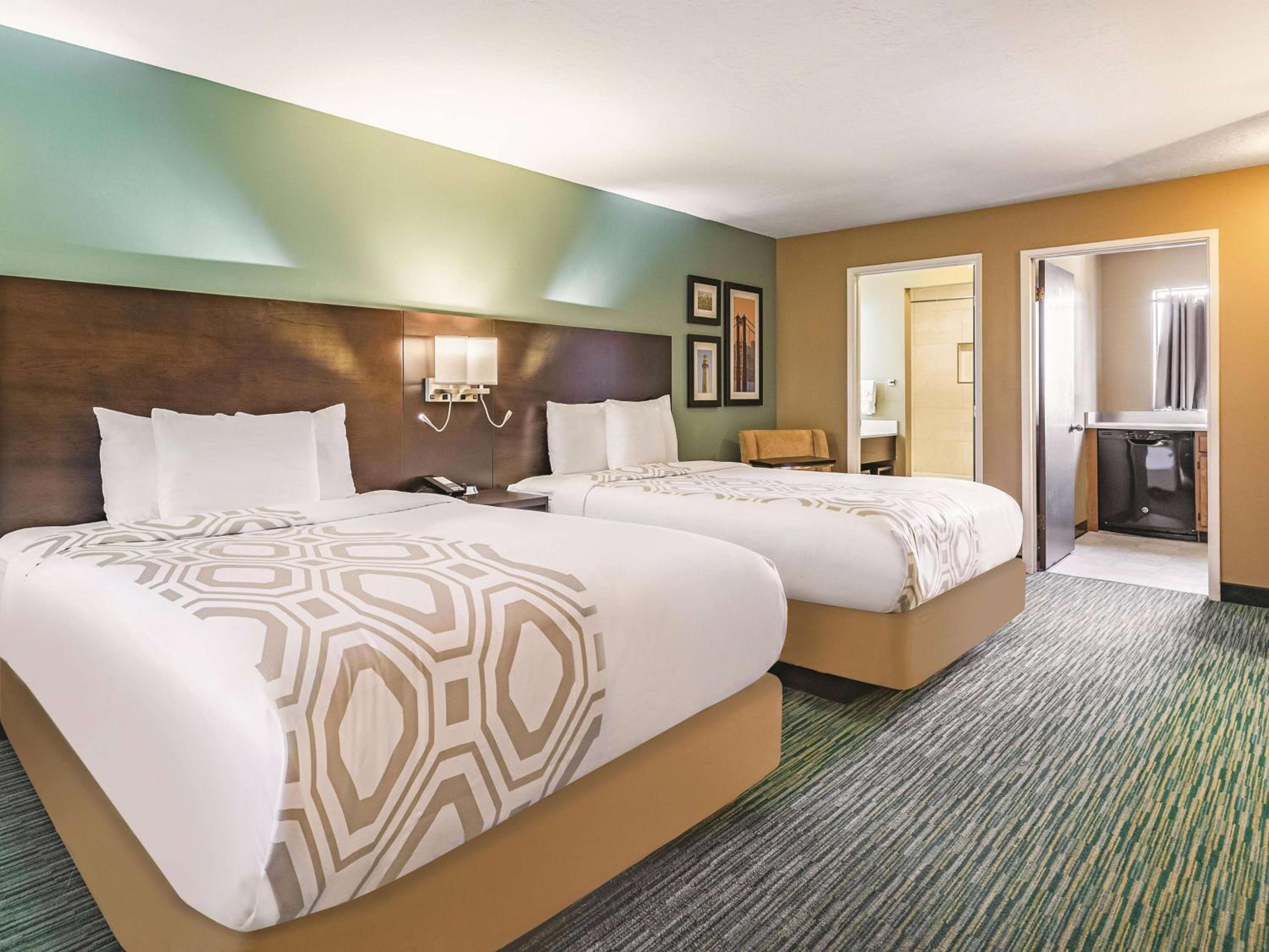Superior Queen Room with Two Queen Beds and Kitchen - Non-Smoking - Photo 1