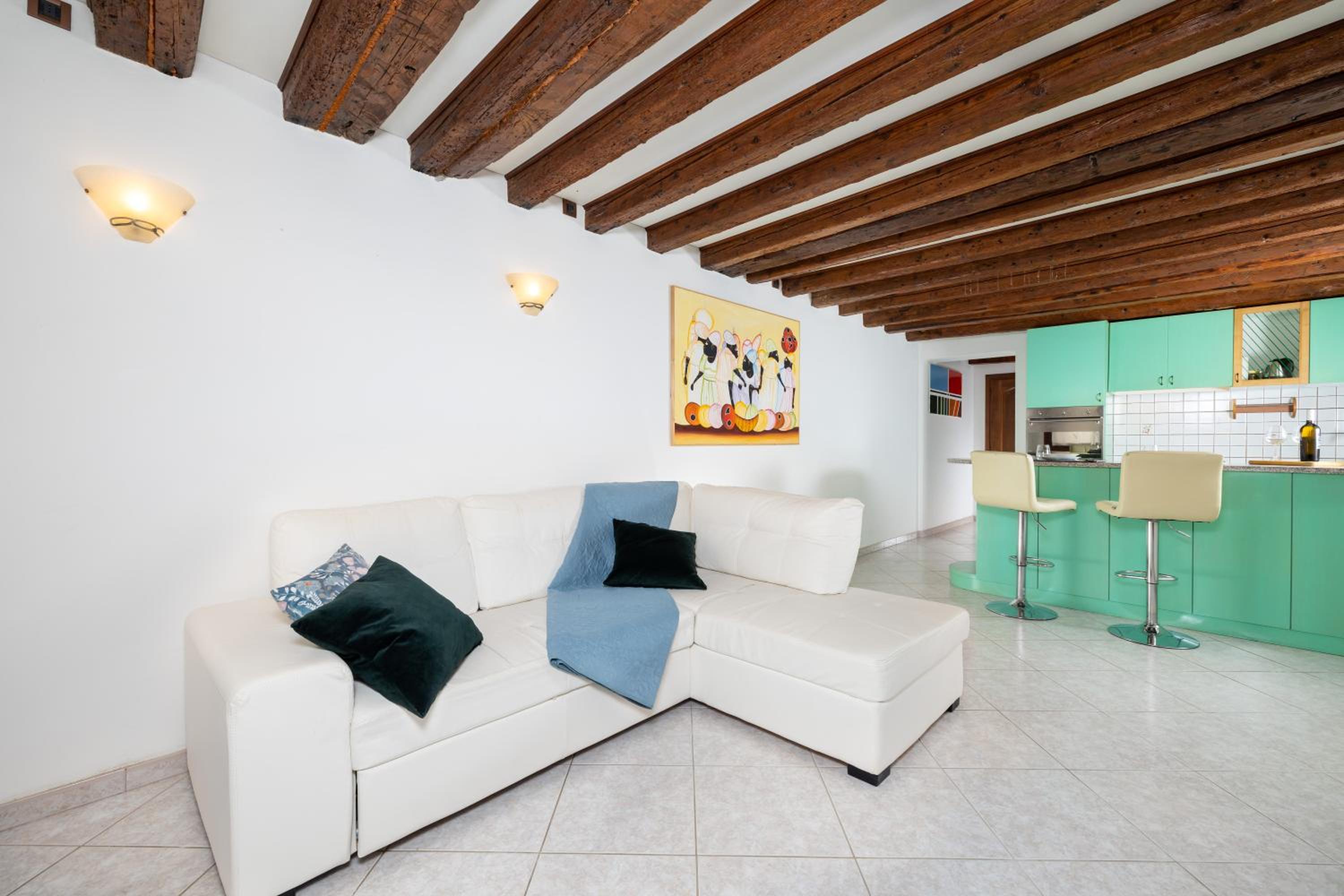 Apartment photo 1
