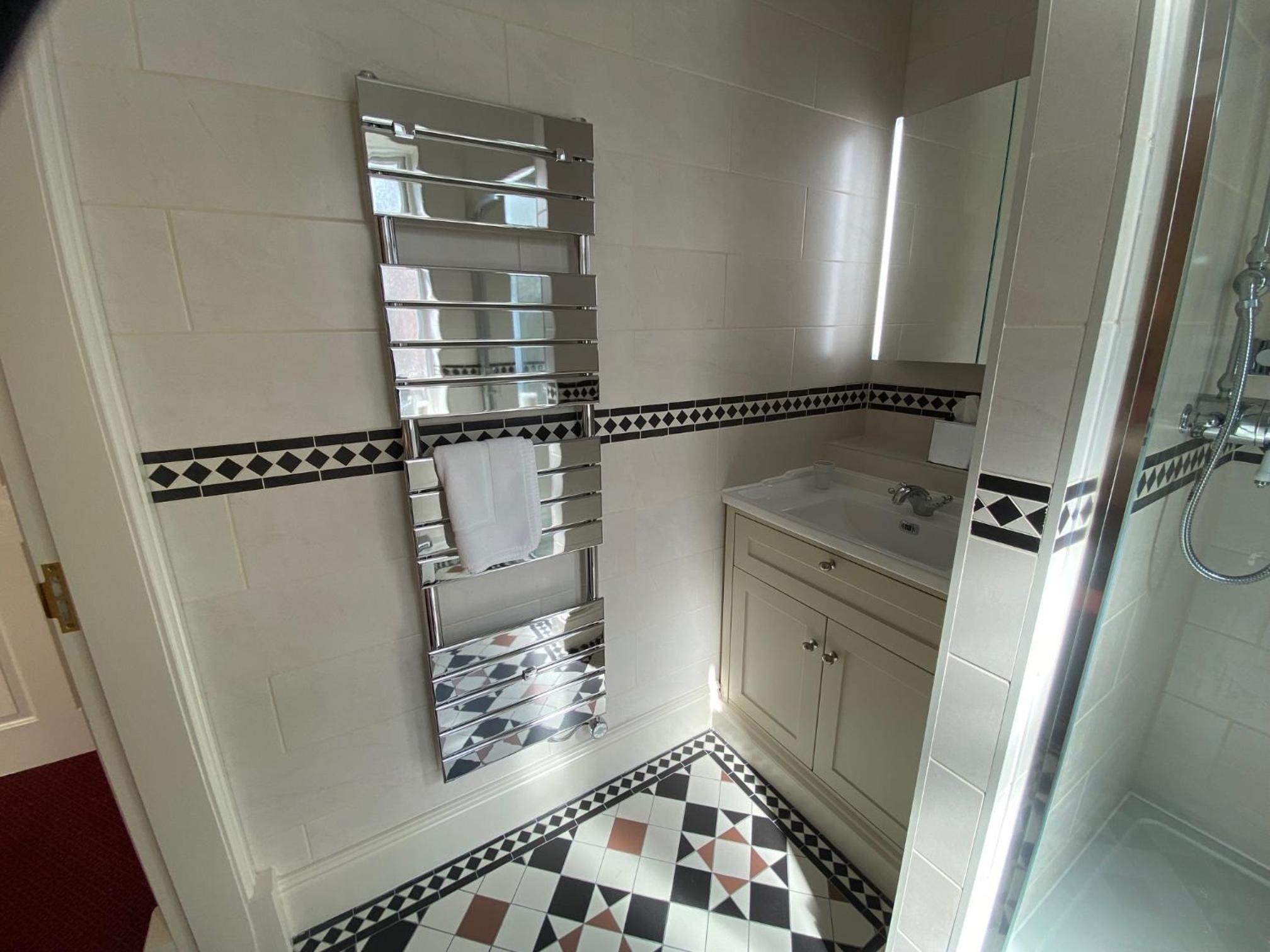 Deluxe Executive Double Ensuite - Photo 18