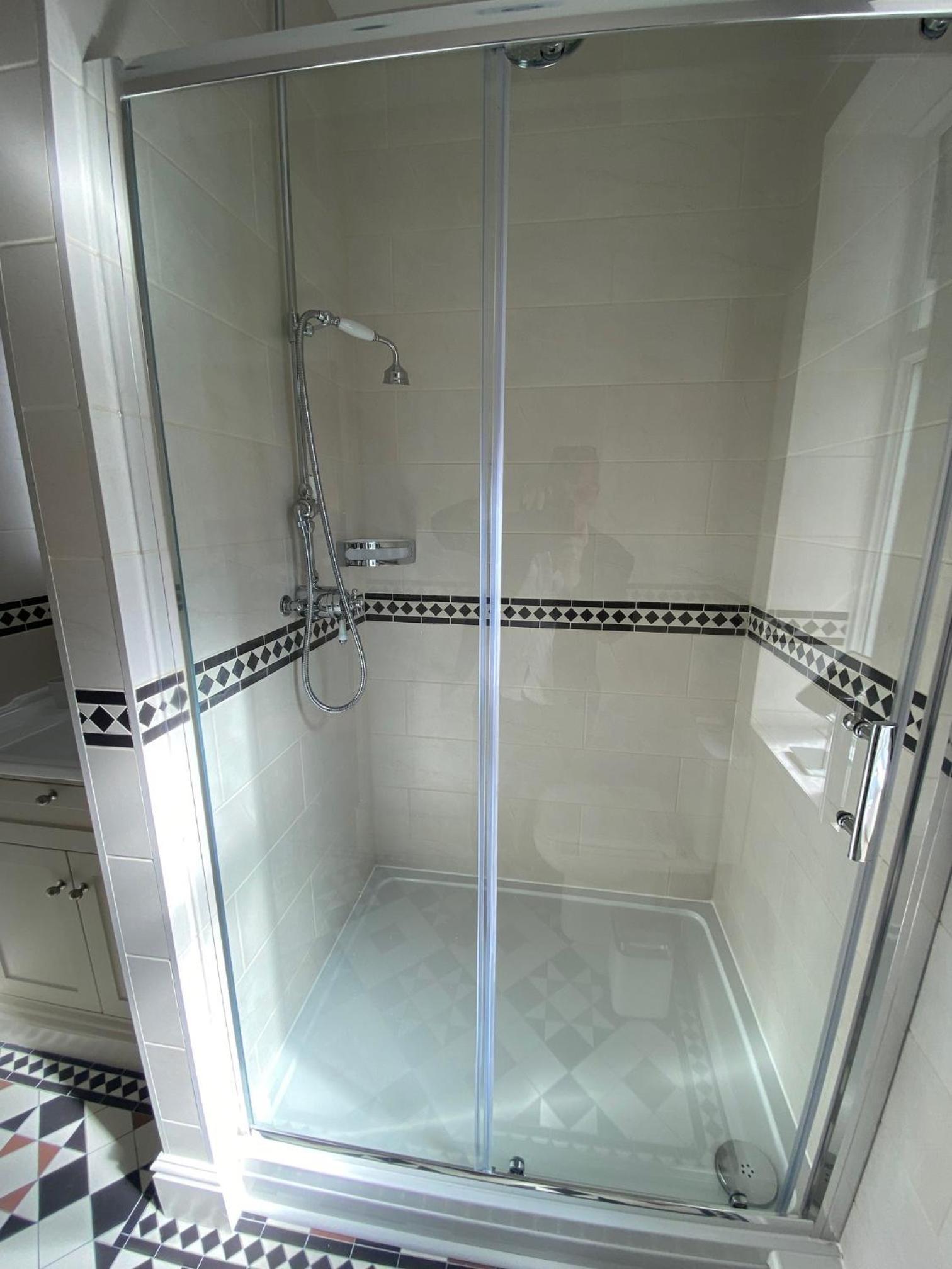 Deluxe Executive Double Ensuite - Photo 17