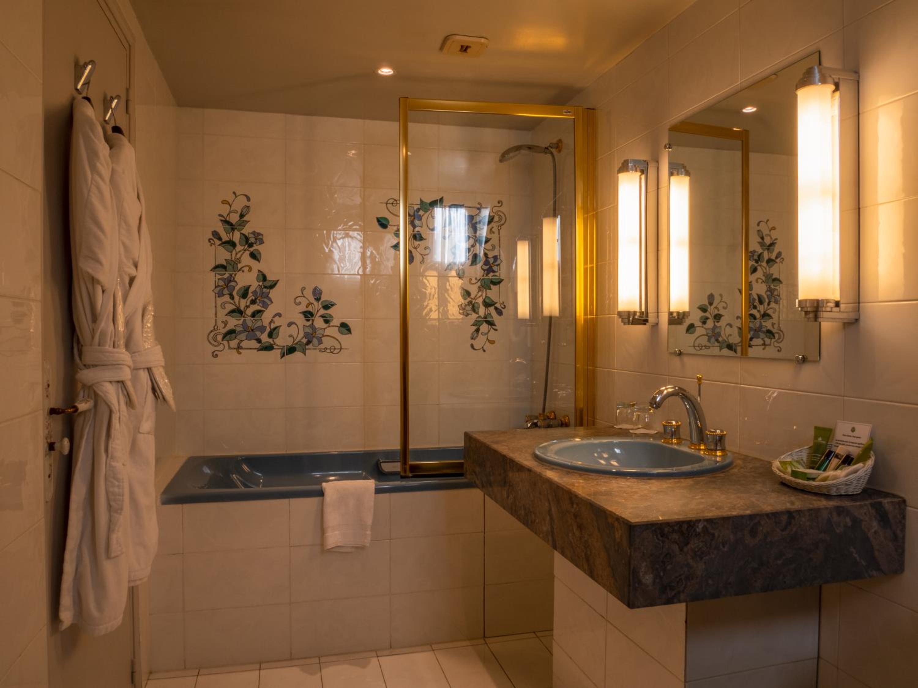 Standard Double Room - Photo 5