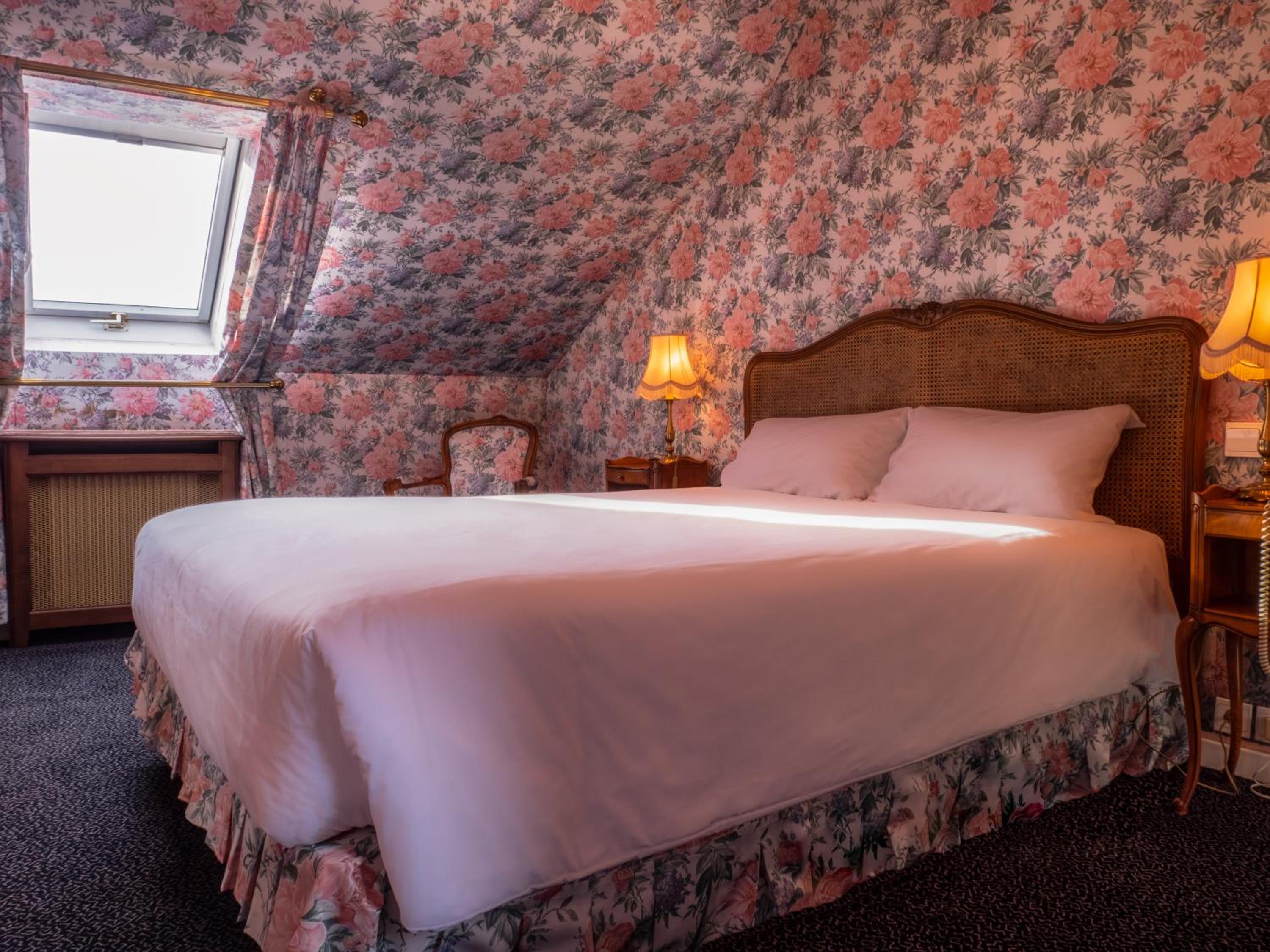 Suite with Spa Bath - Photo 1