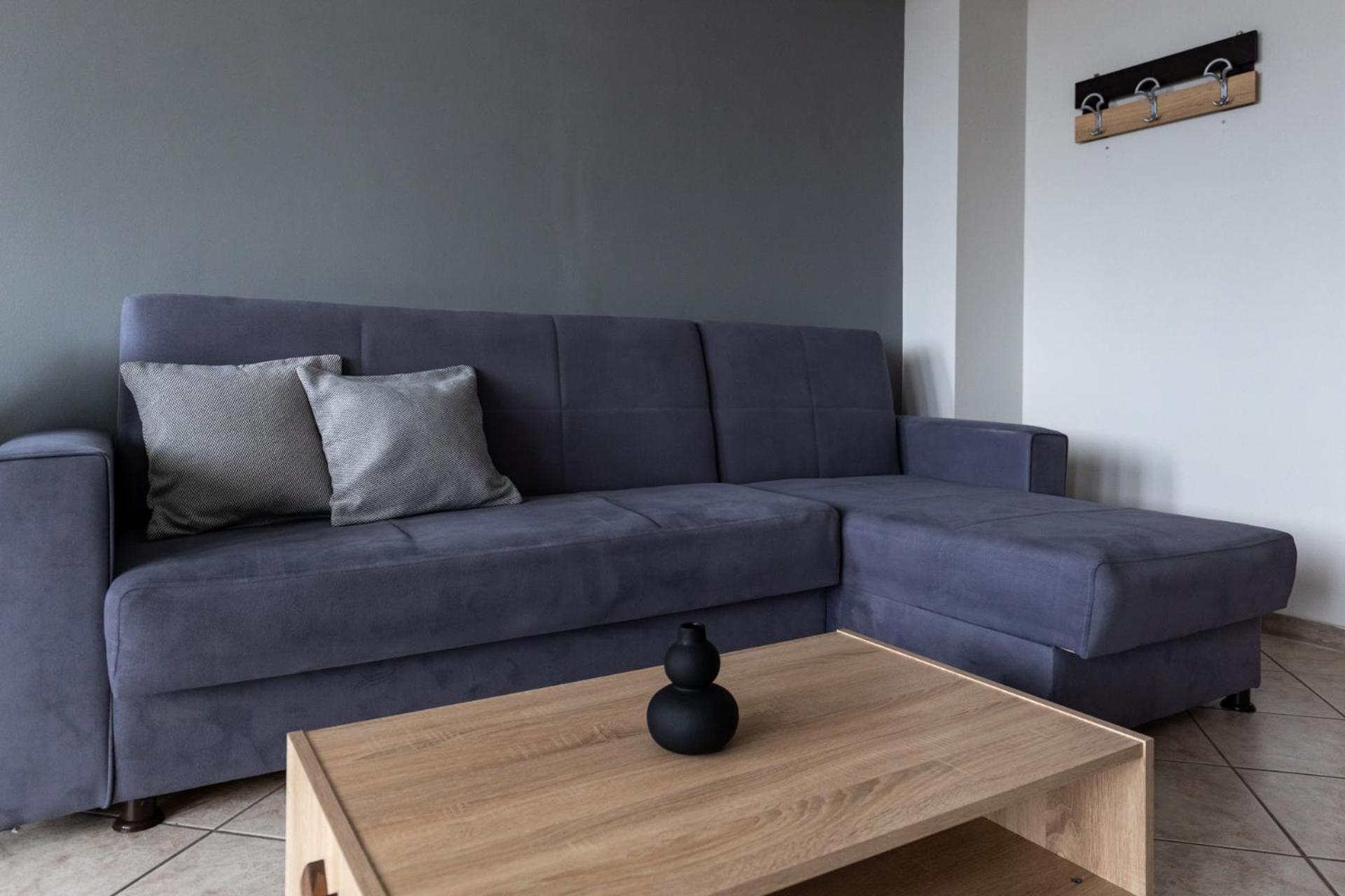 One-Bedroom Apartment - Photo 5