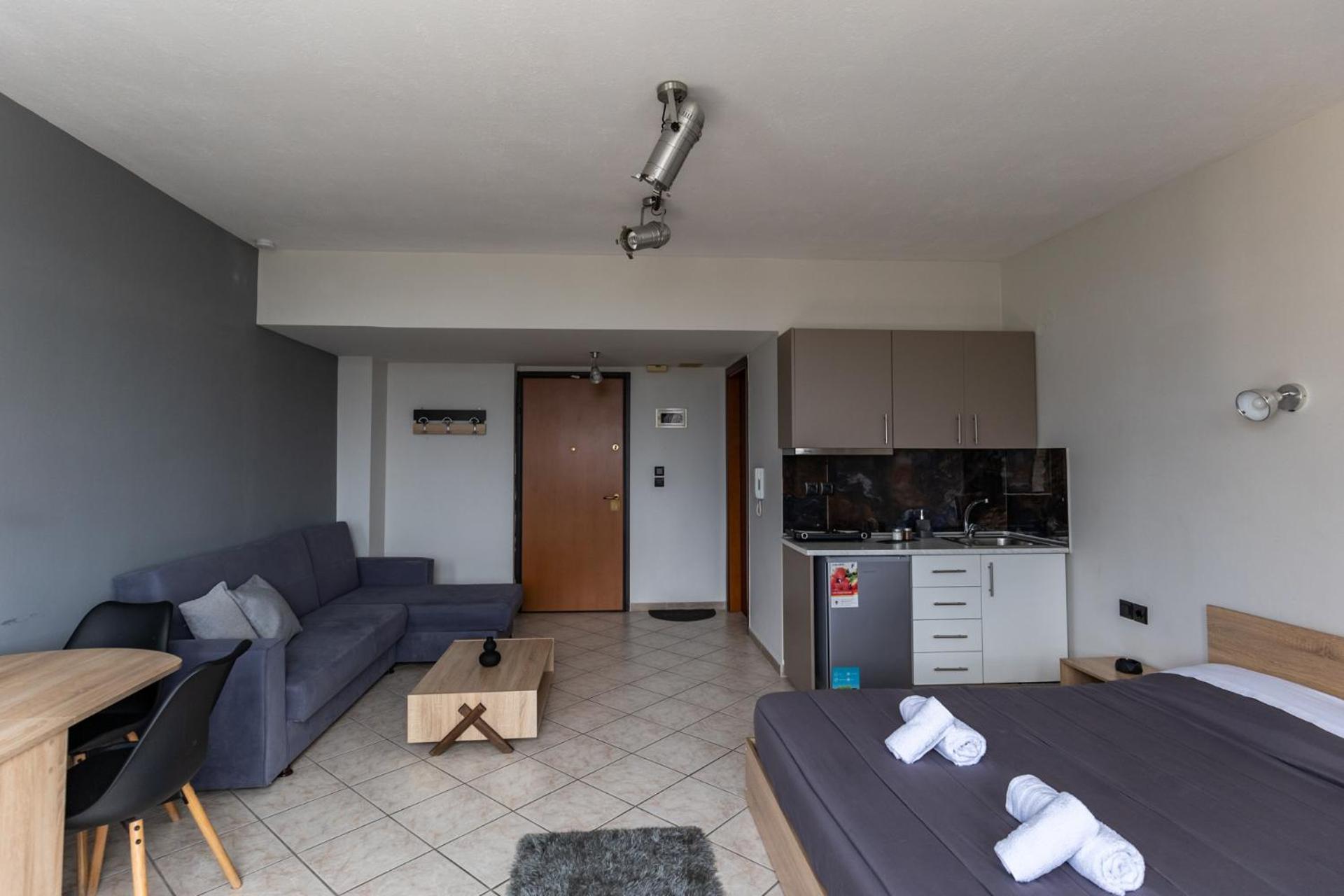 One-Bedroom Apartment - Photo 13