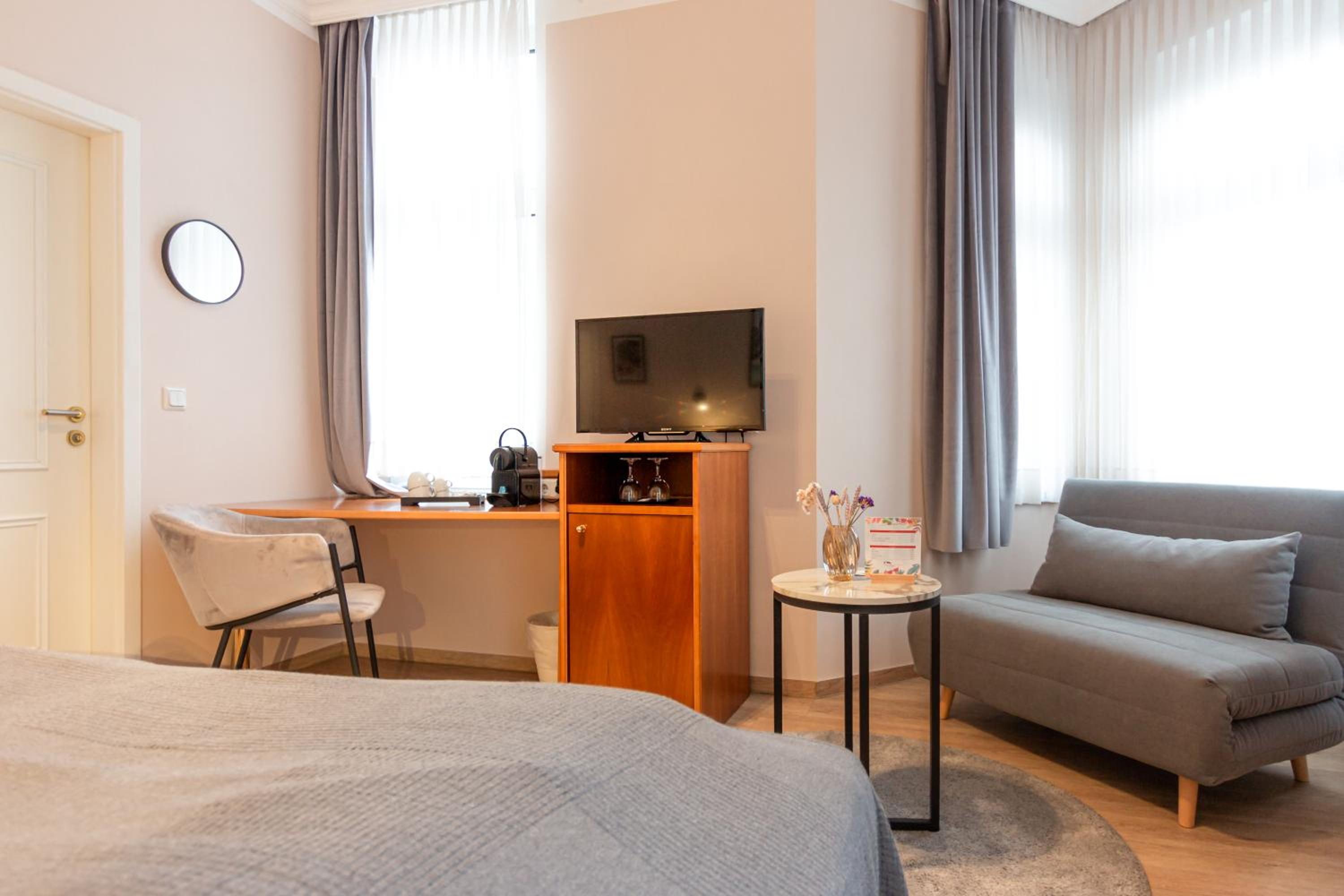 Standard Double Room - Photo 1