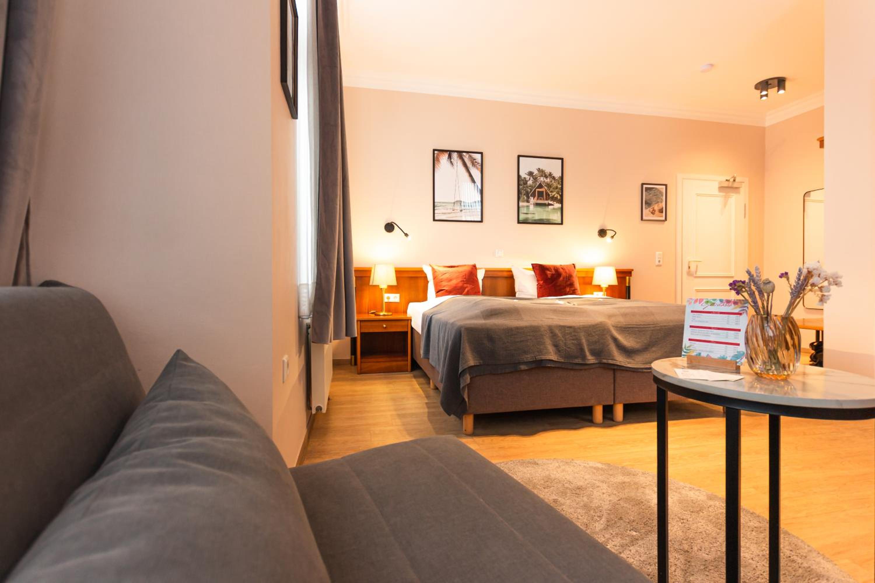 Standard Double Room - Photo 3