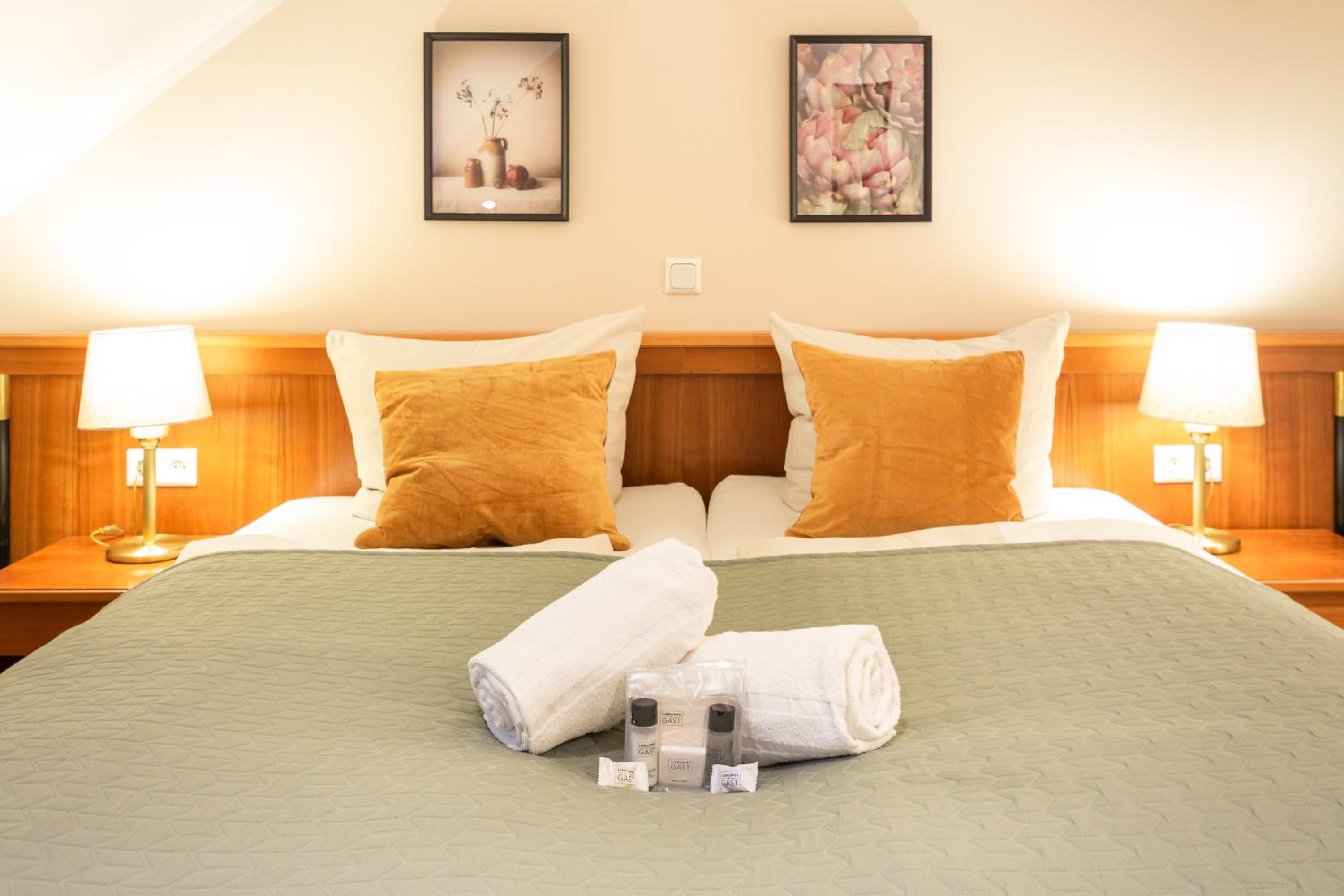Standard Double Room - Photo 7