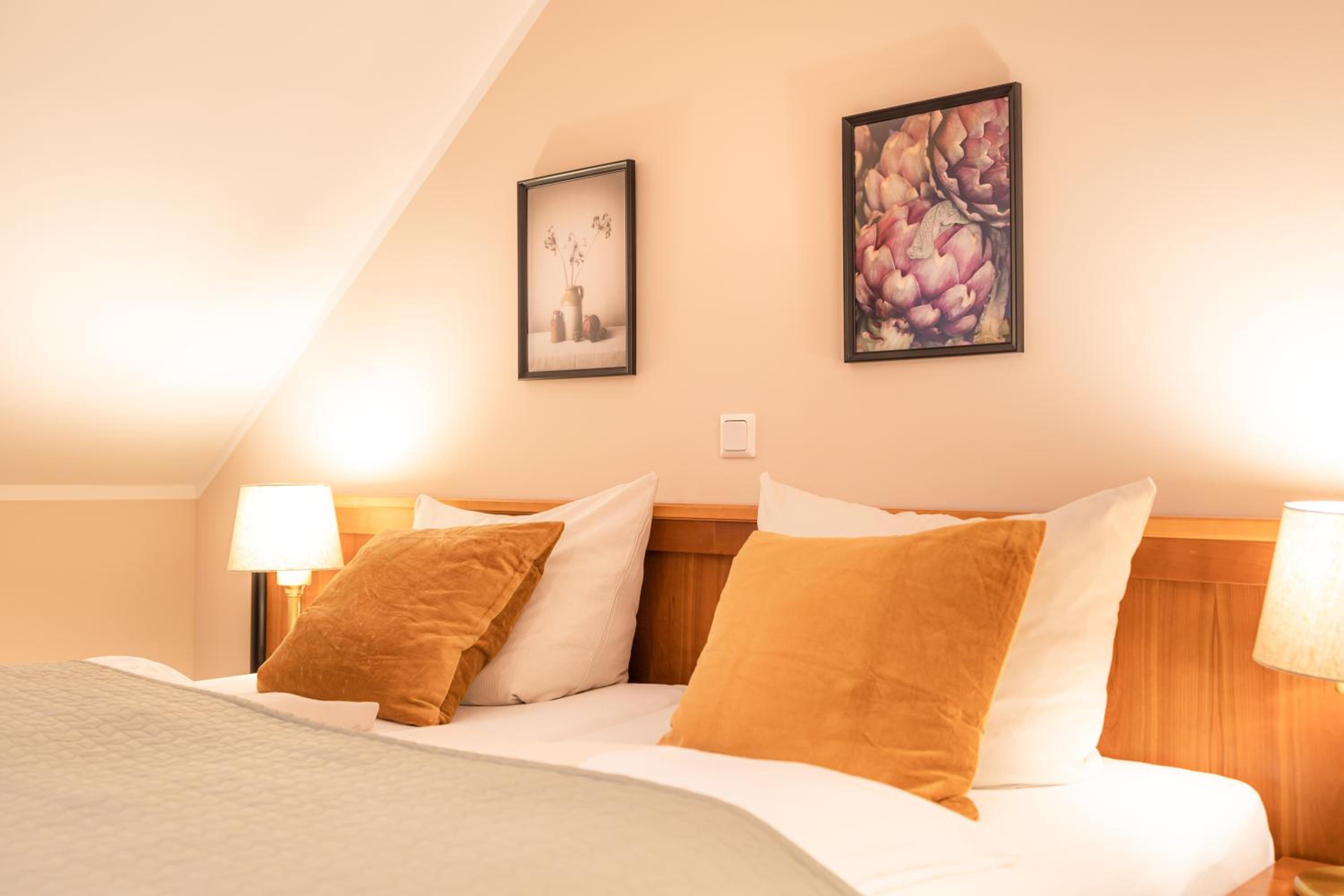 Standard Double Room - Photo 10