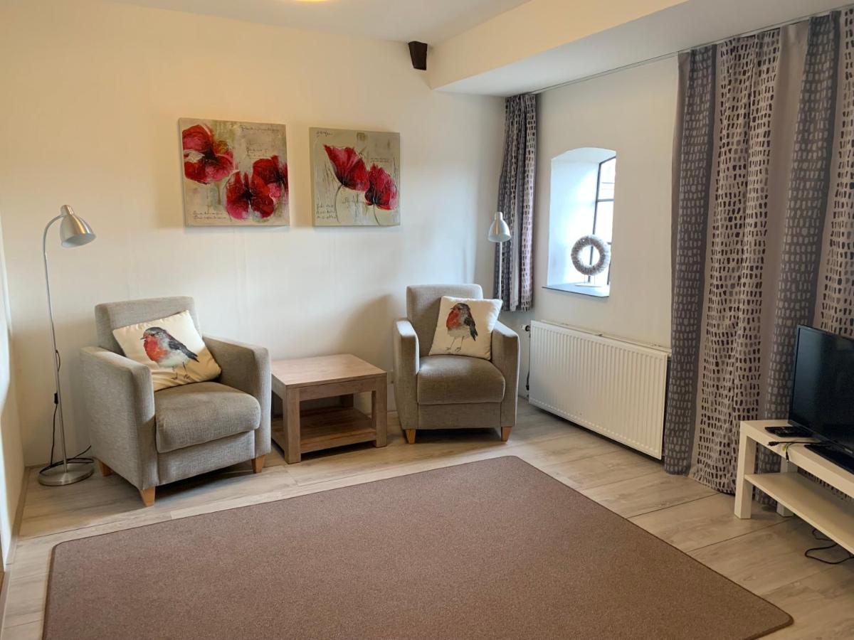 Double Room with Private Bathroom - Ground Floor photo 2