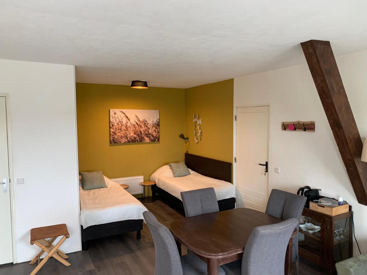 Quadruple Room with Private Bathroom photo 2