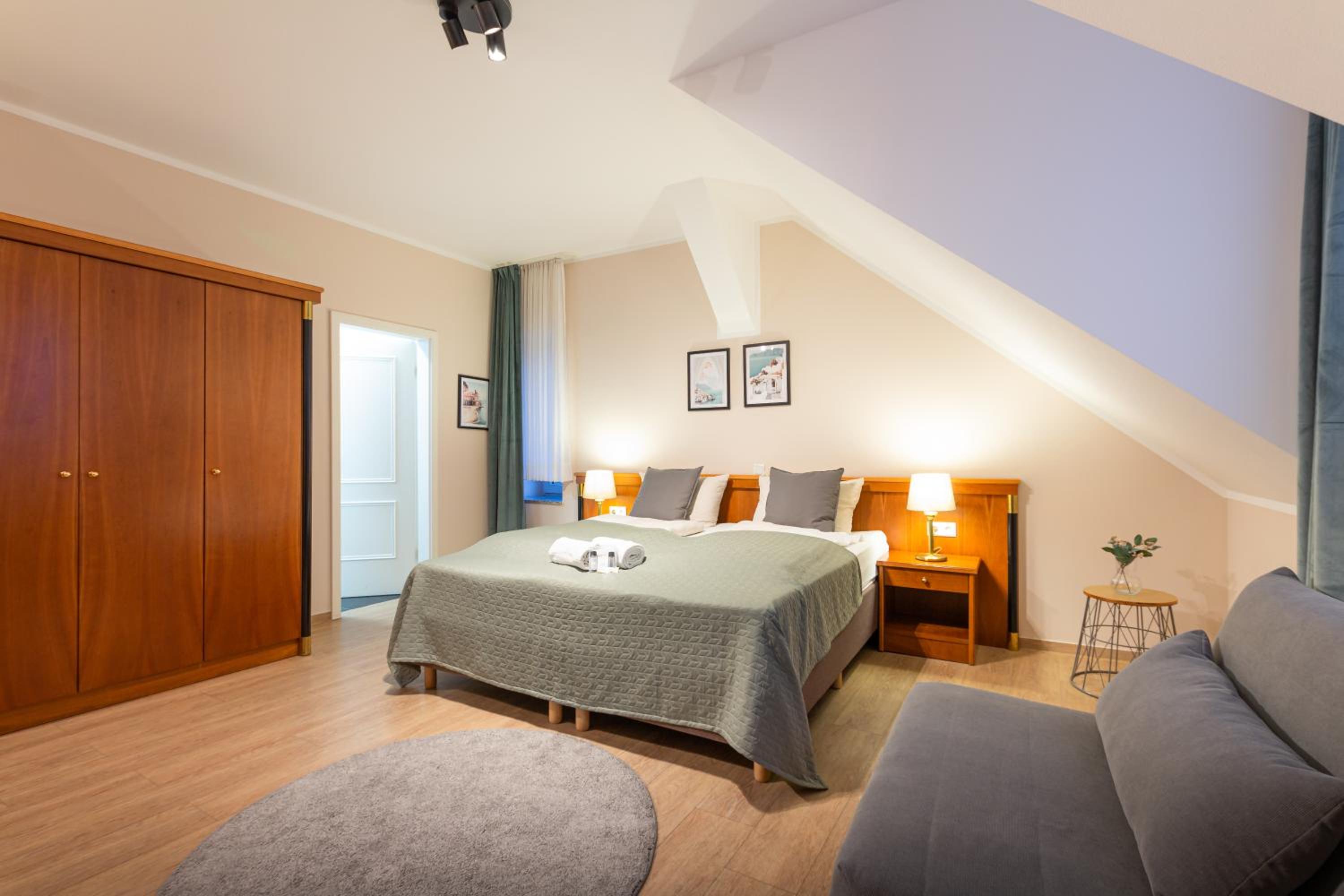 Standard Double Room - Photo 14