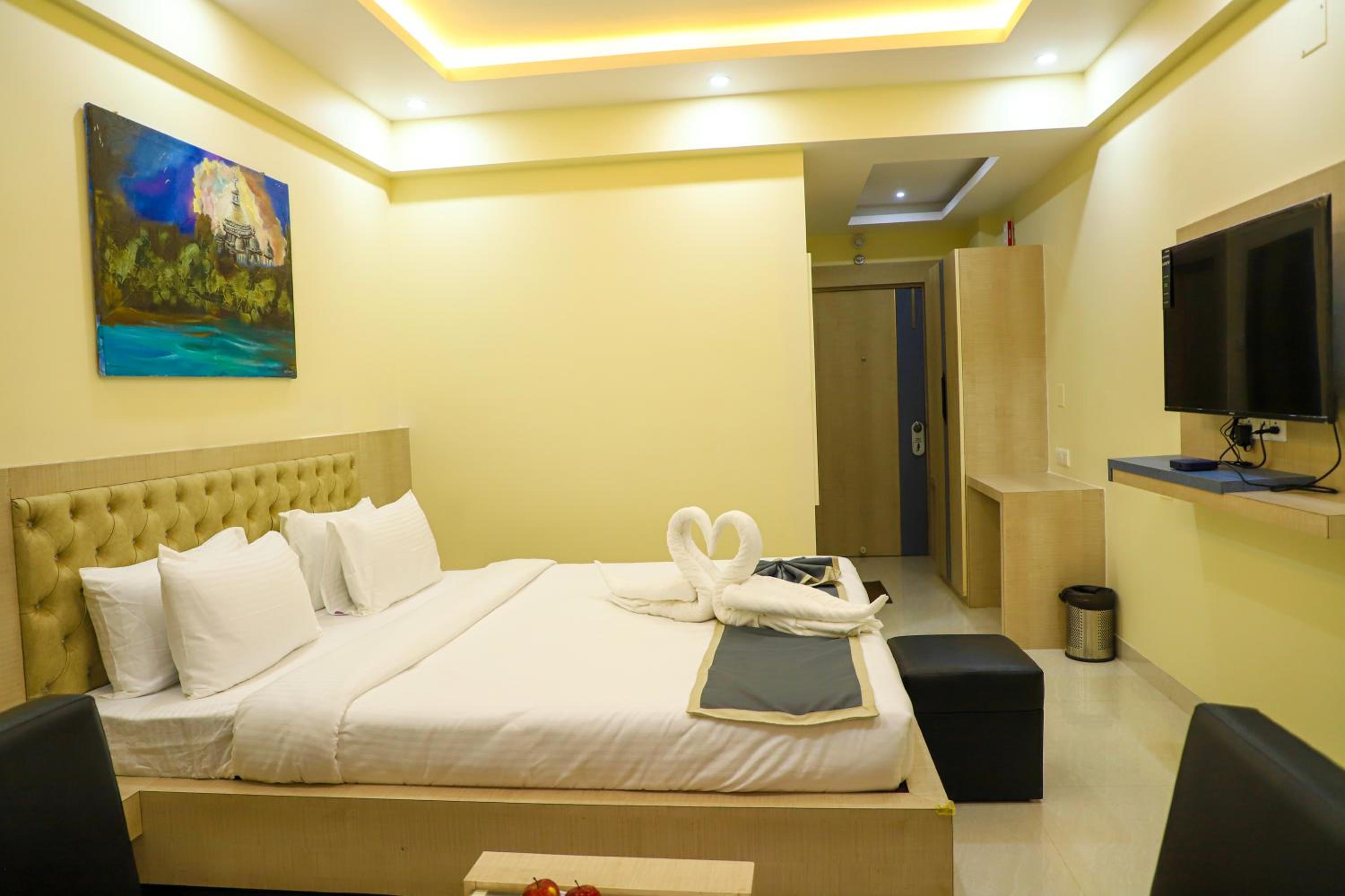 Deluxe Double Room With Balcony photo 3