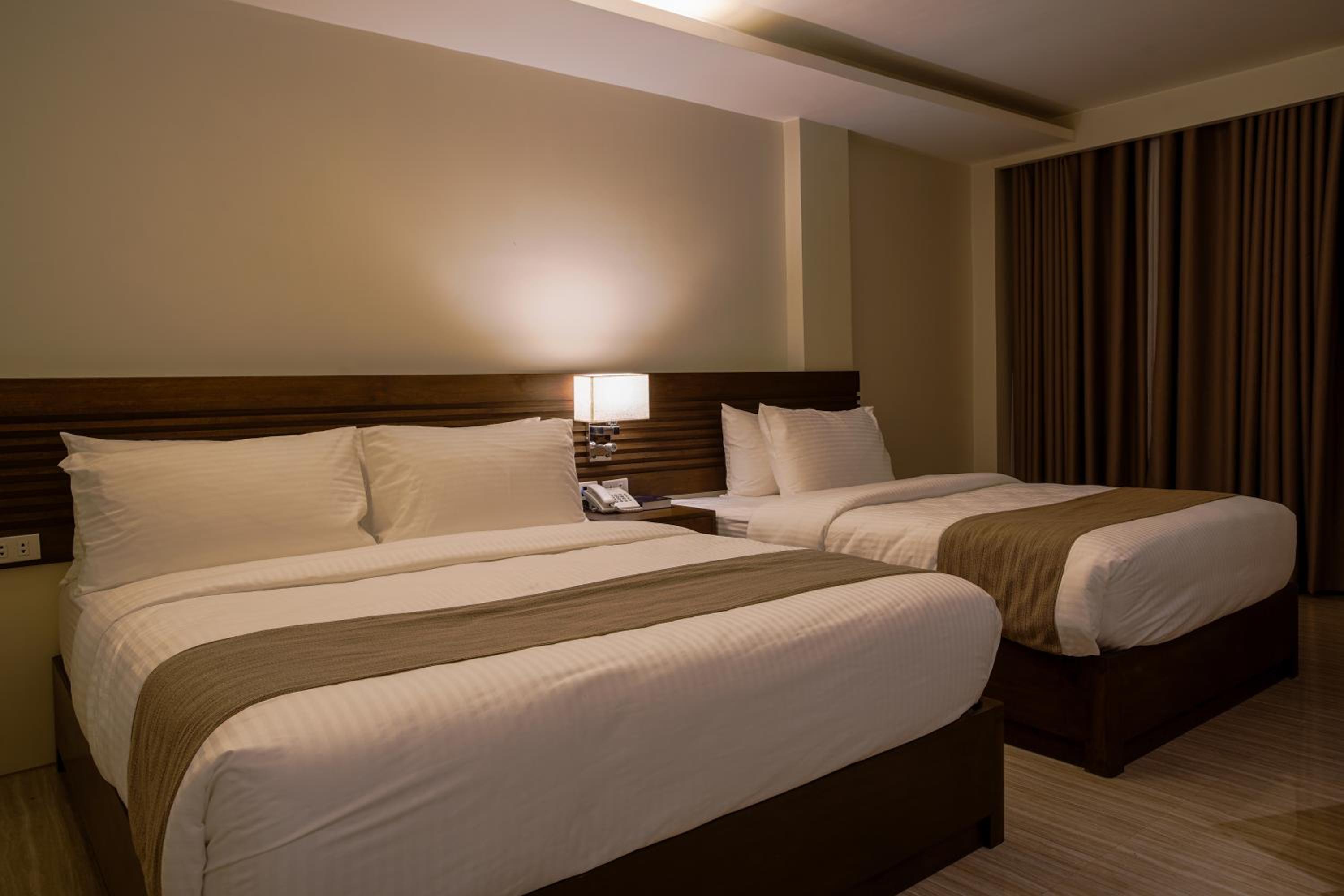 Deluxe Twin Room - Photo 2