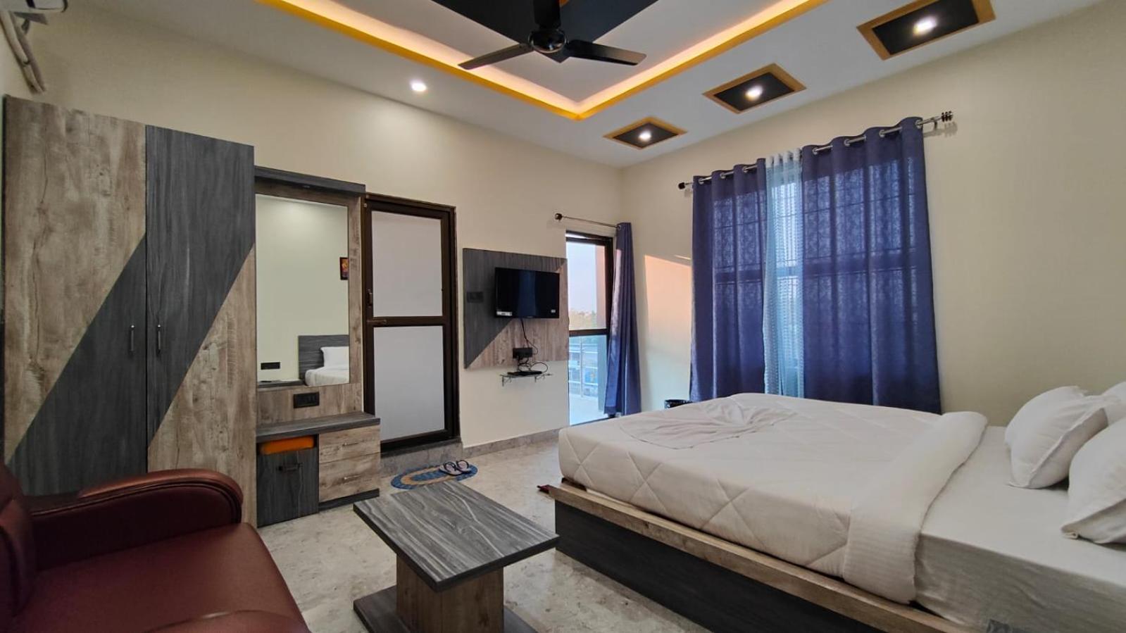 King Room With Balcony