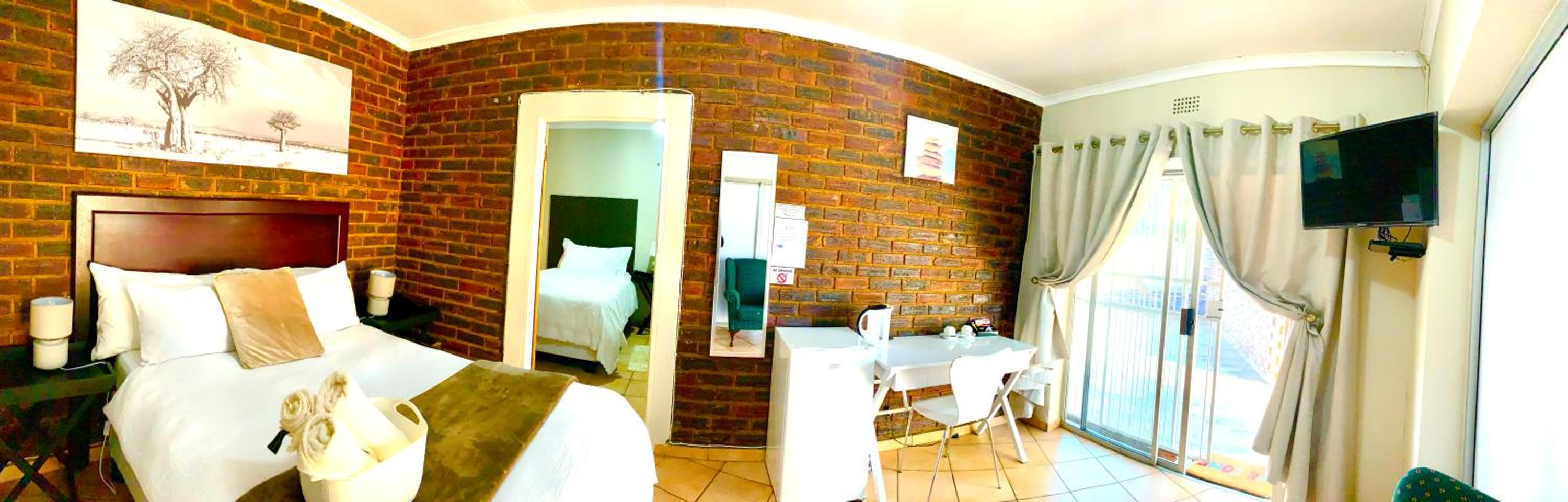 Family Room photo 3