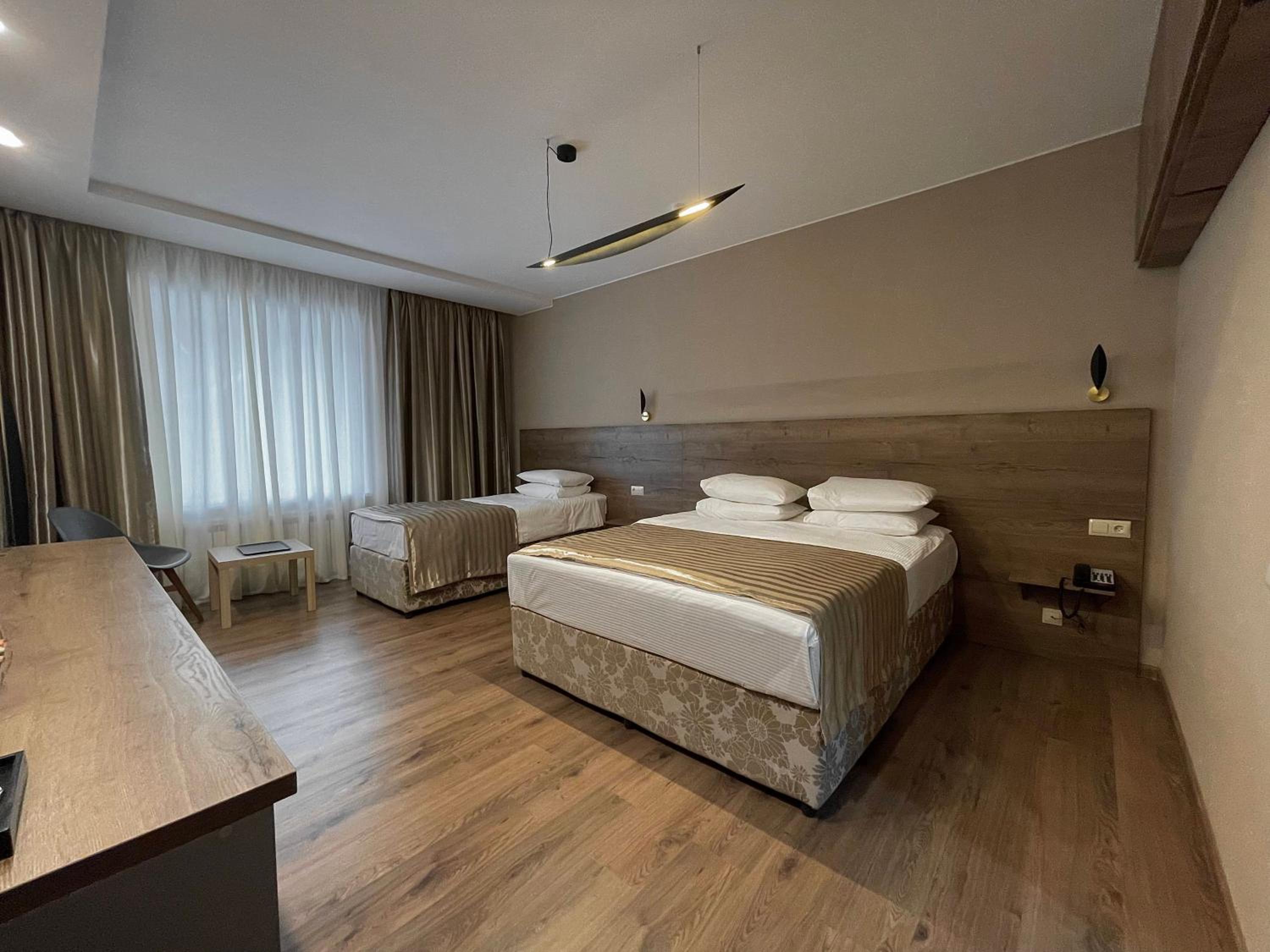 Deluxe Triple Room photo 2