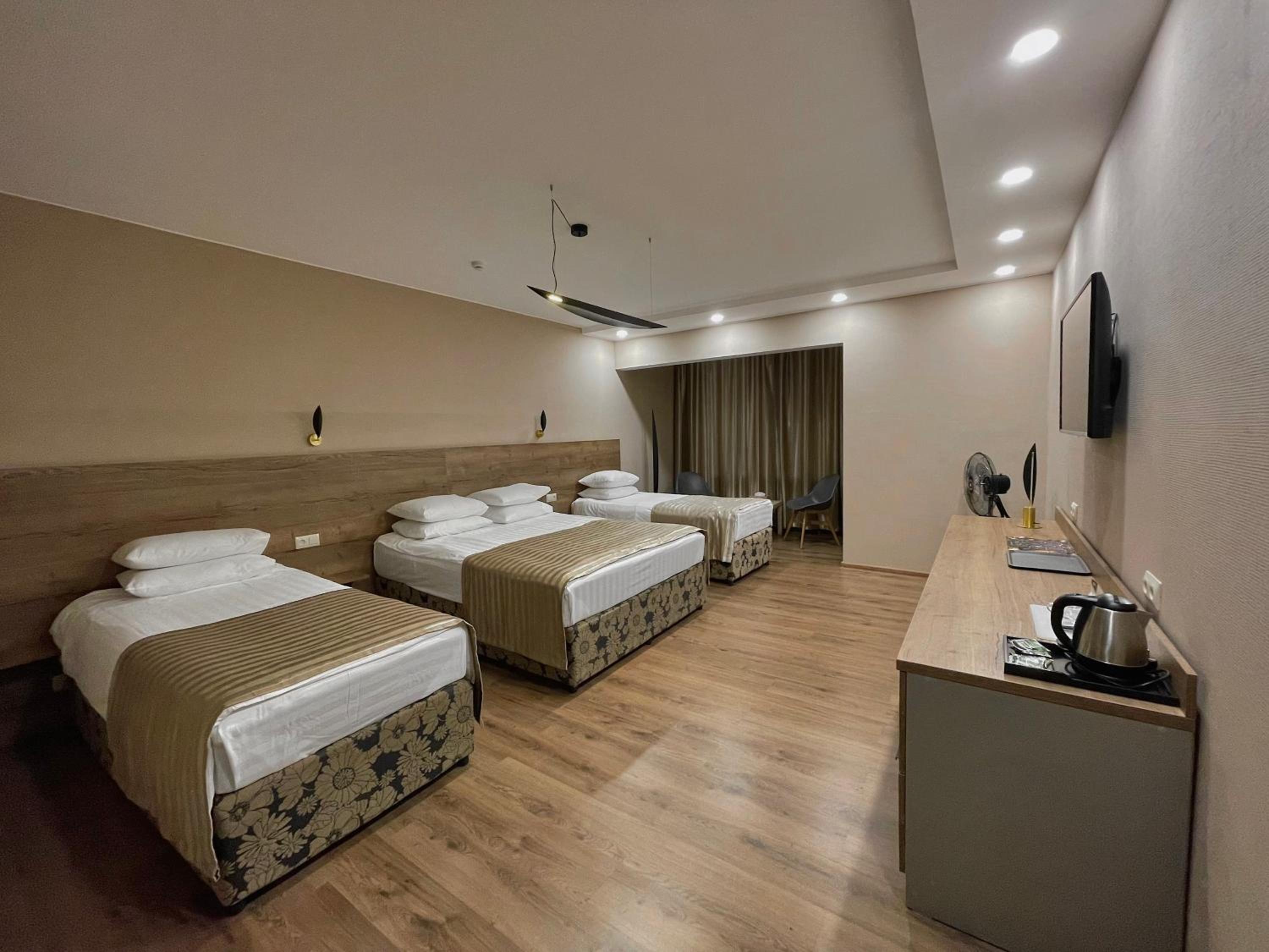 Deluxe Quadruple Room photo 1