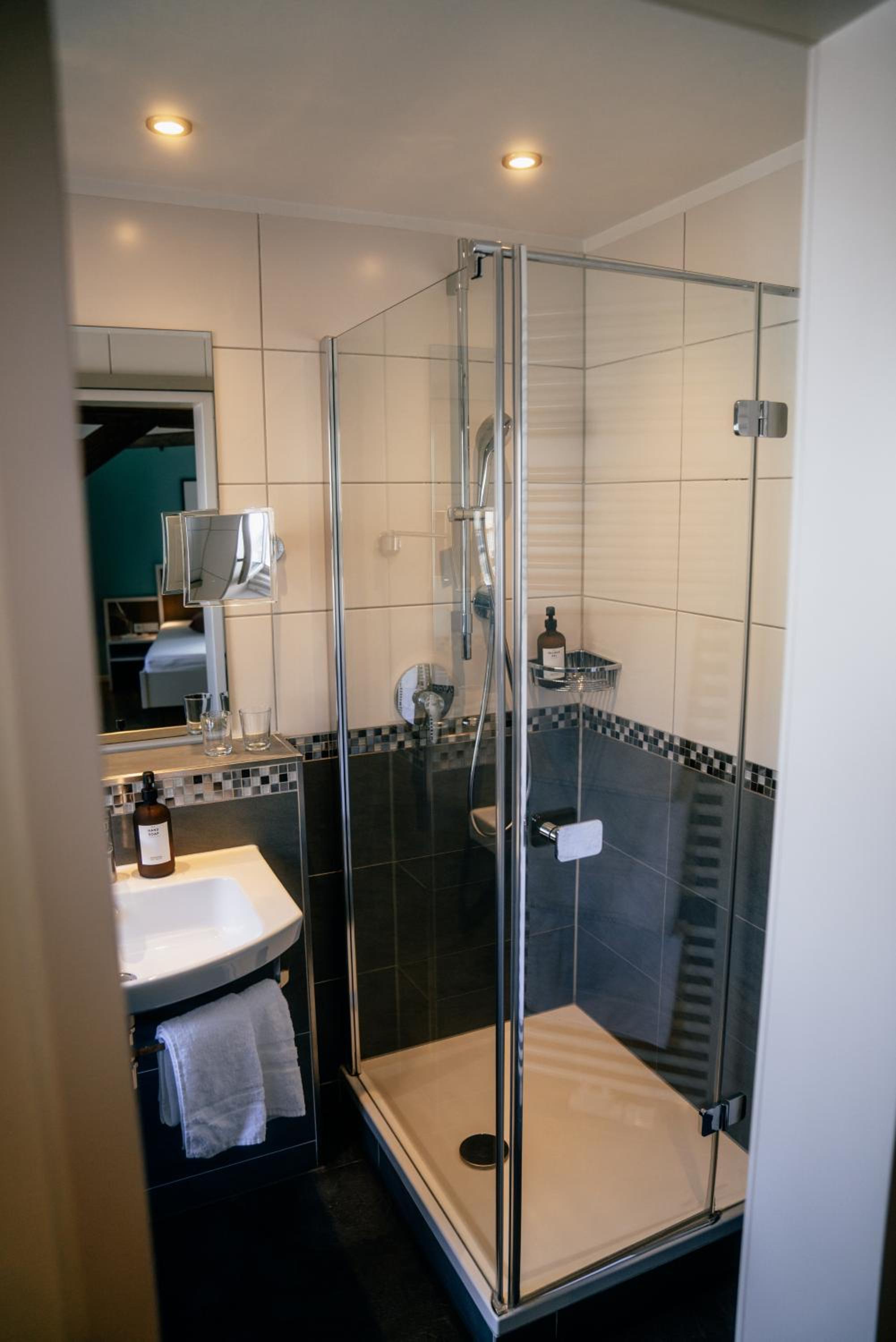 Large Double Room photo 3