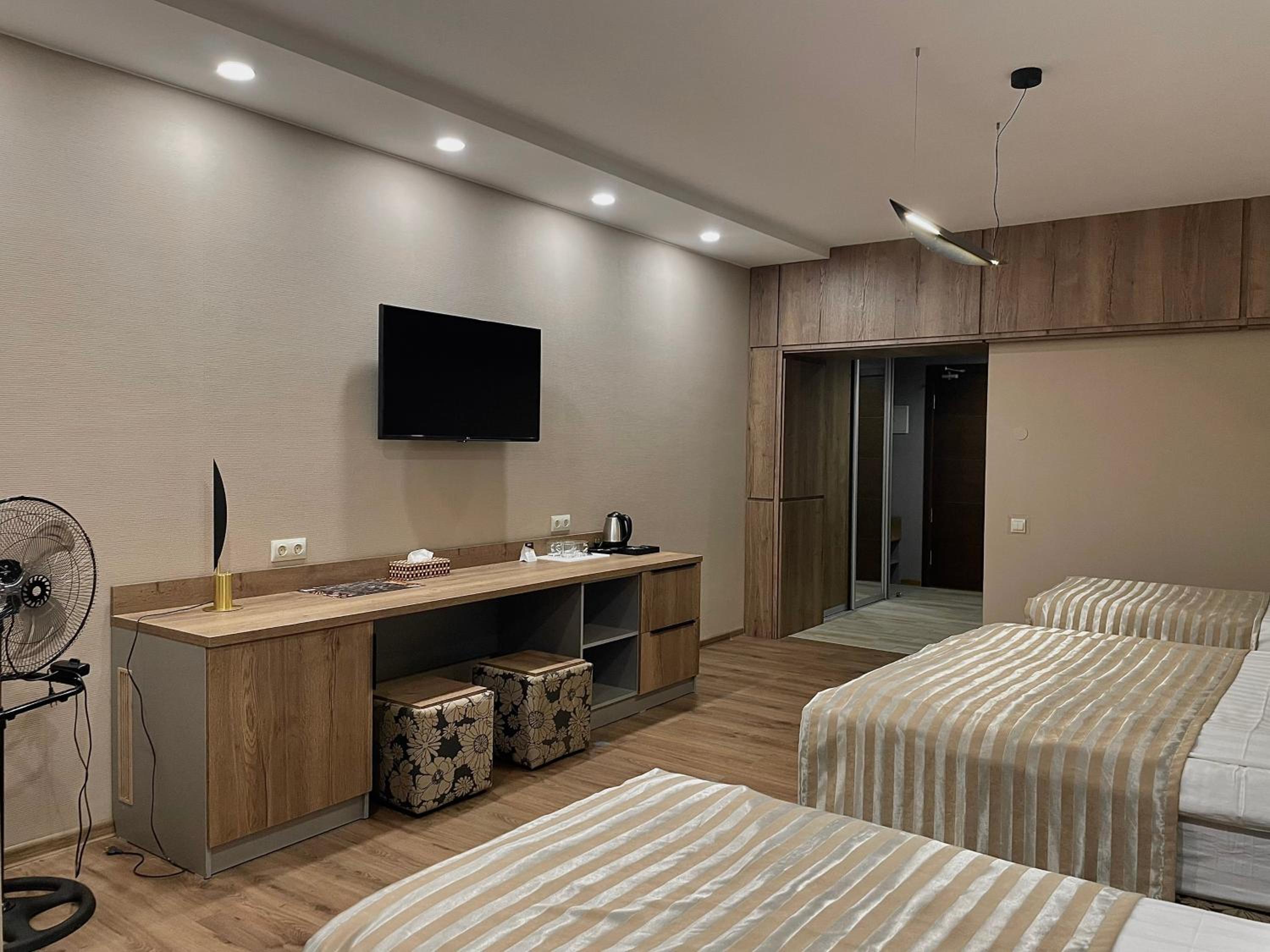 Triple Room with Balcony photo 3