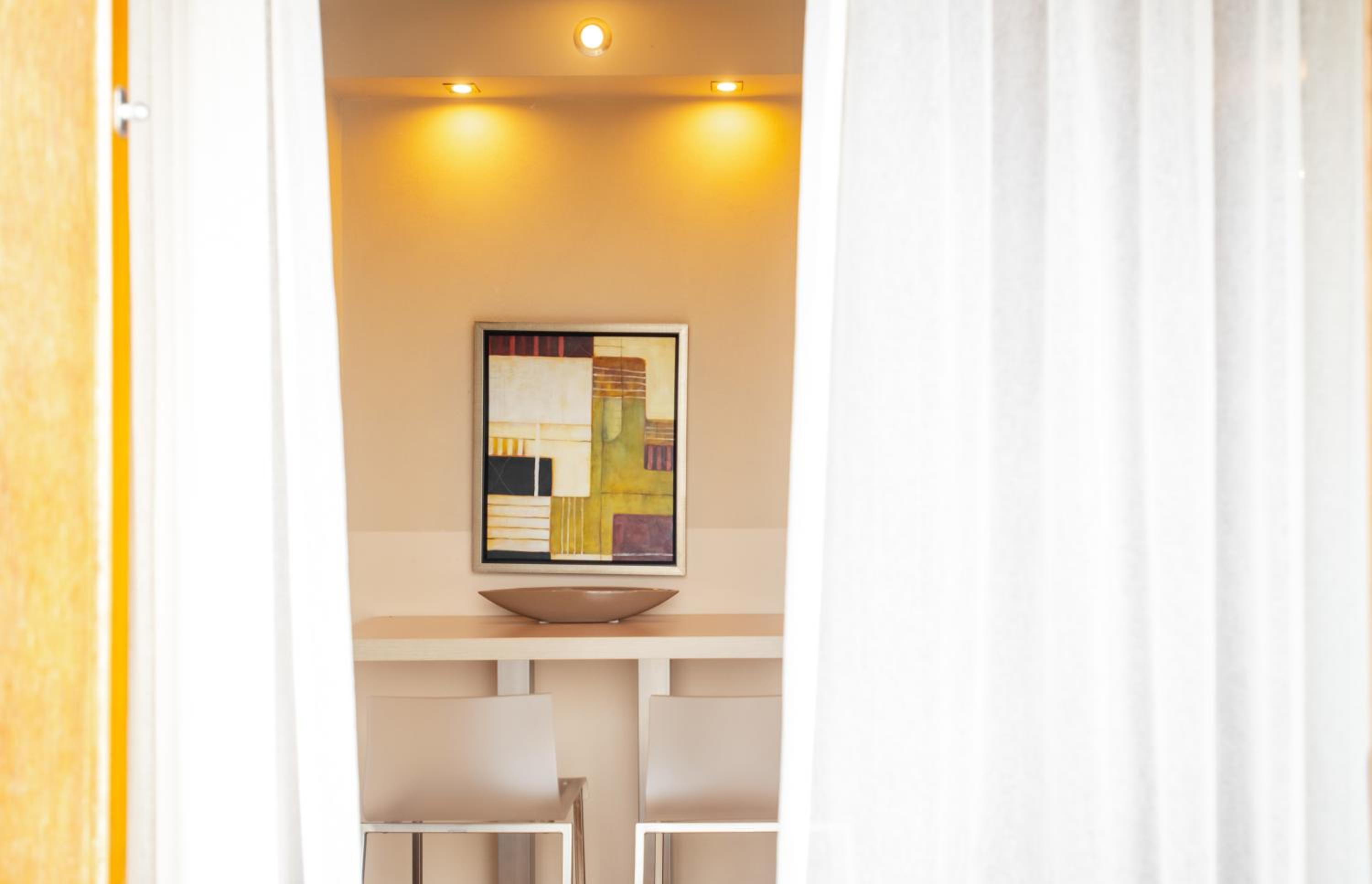Apartment with Panoramic View - Photo 4
