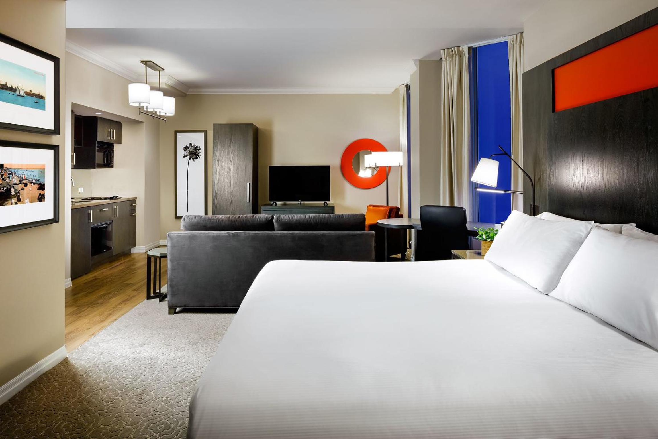 Historic Superior Suite - Interior View
