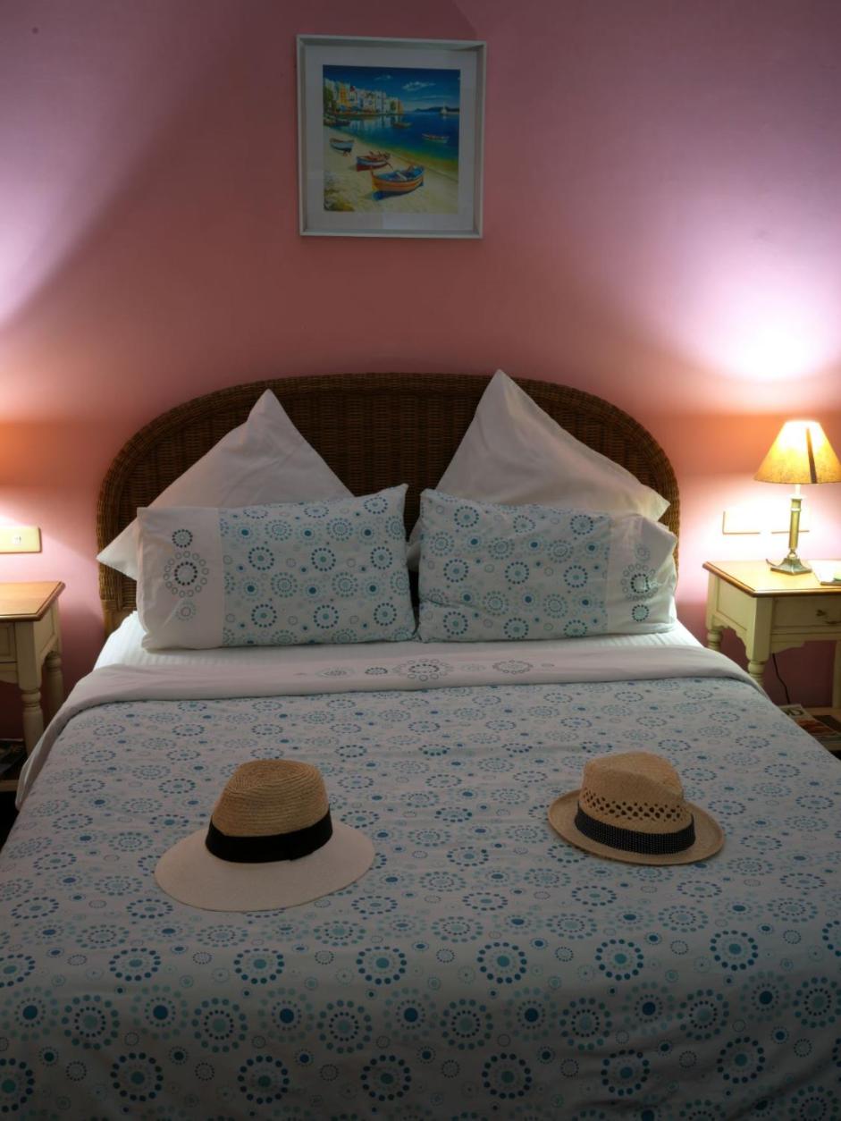 Deluxe Double Room with Balcony and Sea View - Photo 2