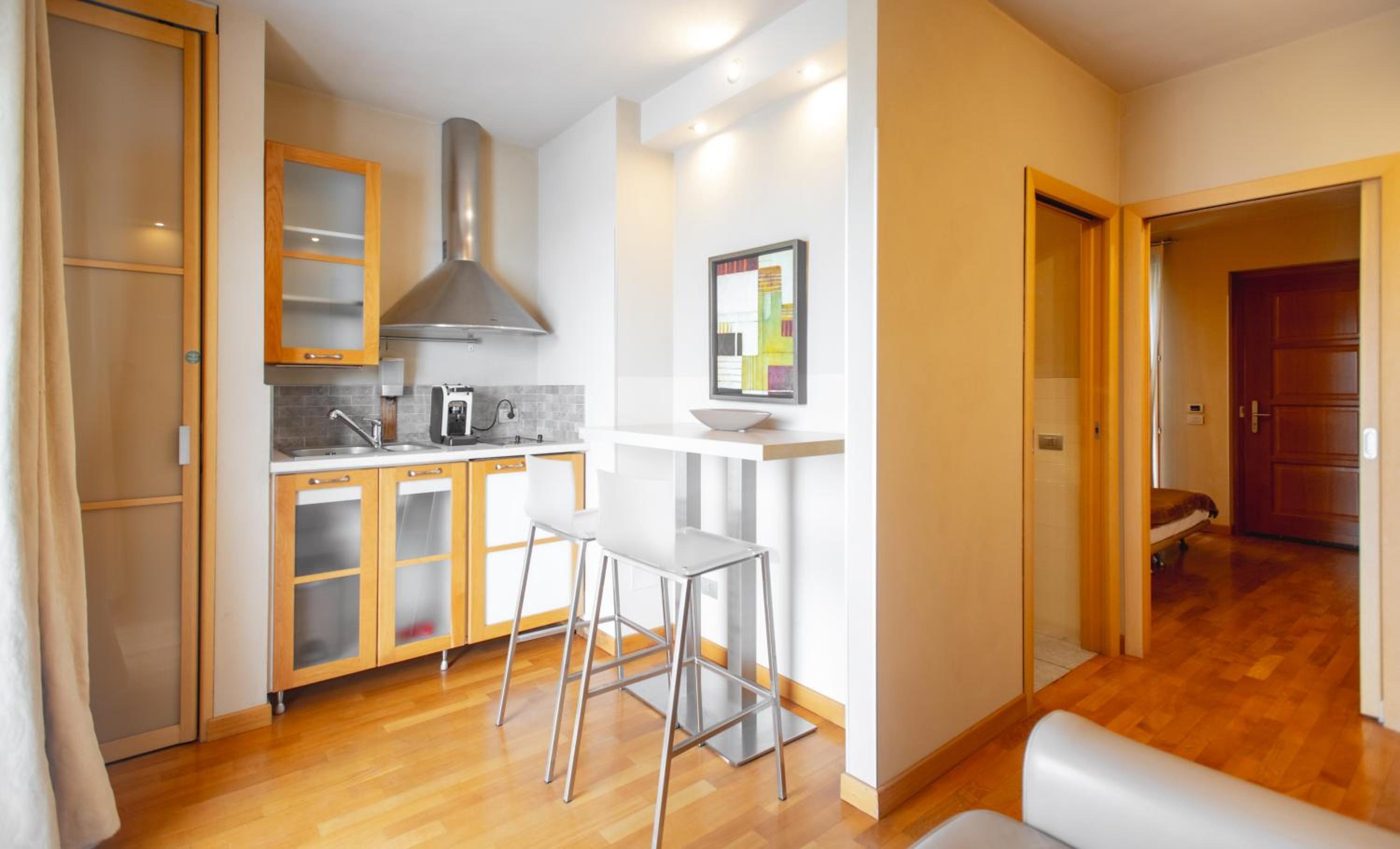 Apartment with Panoramic View - Photo 13
