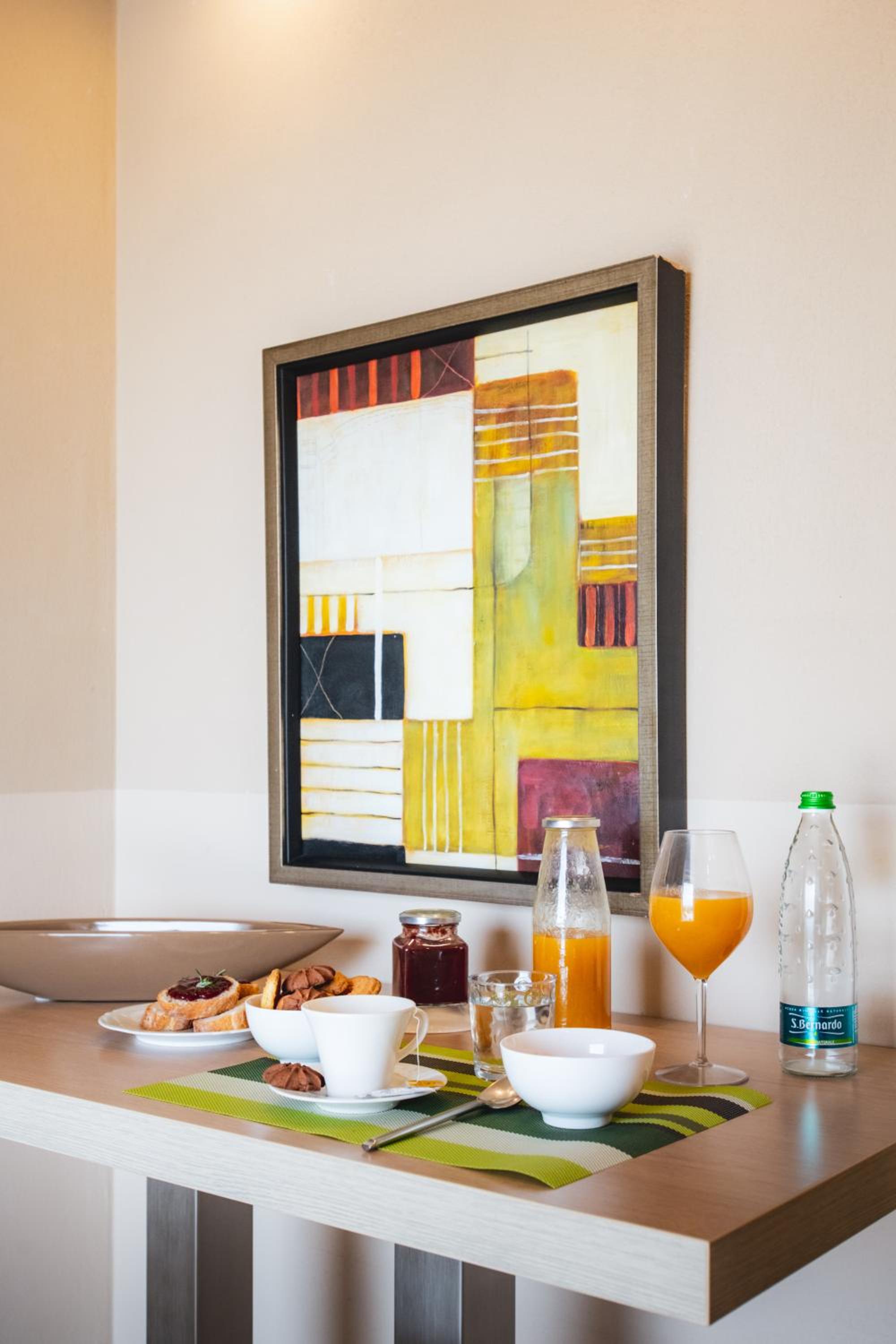 Apartment with Panoramic View - Photo 12
