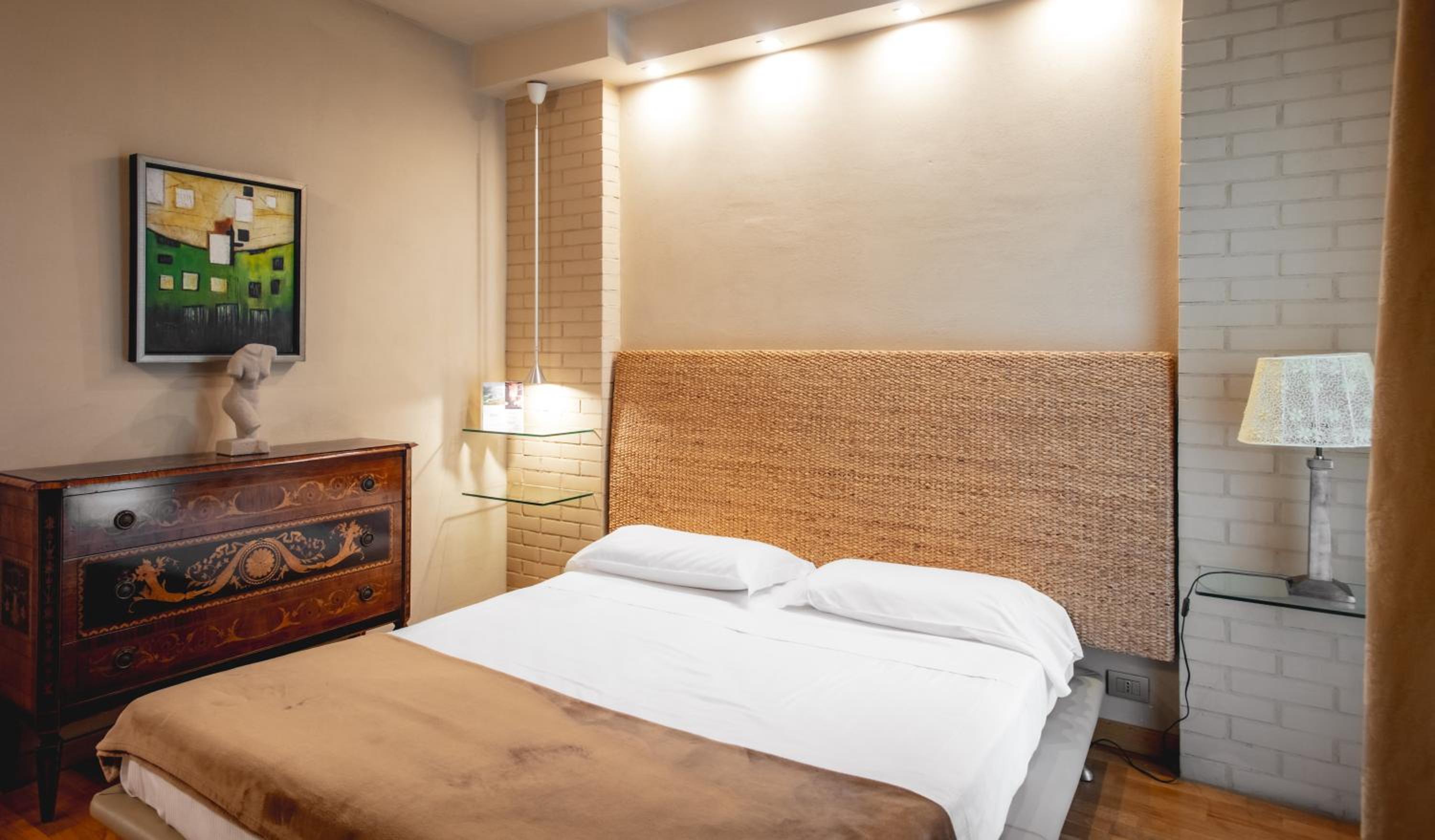 Apartment with Panoramic View - Photo 11