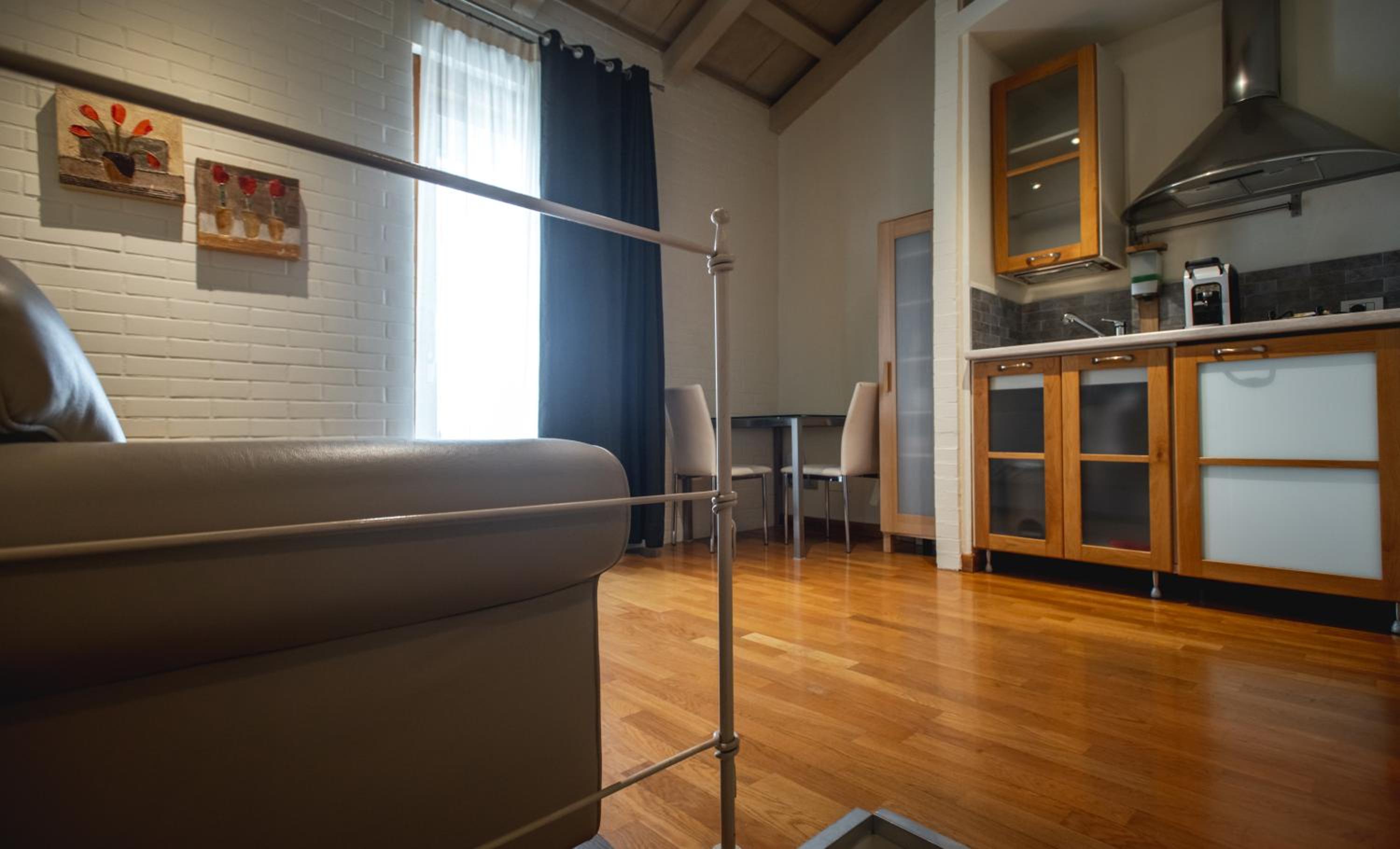 Deluxe Apartment - Photo 9