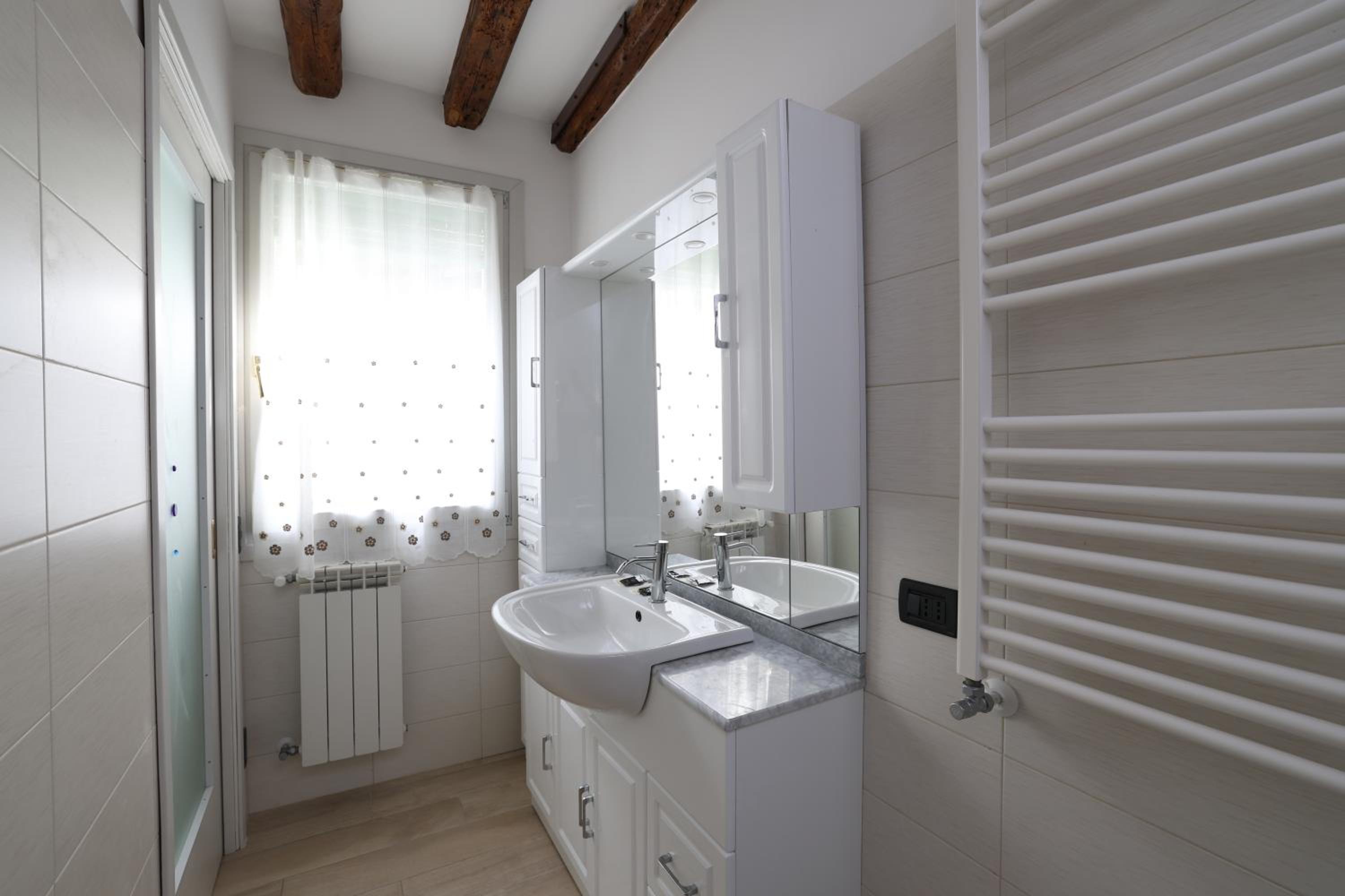 Large Double Room photo 2