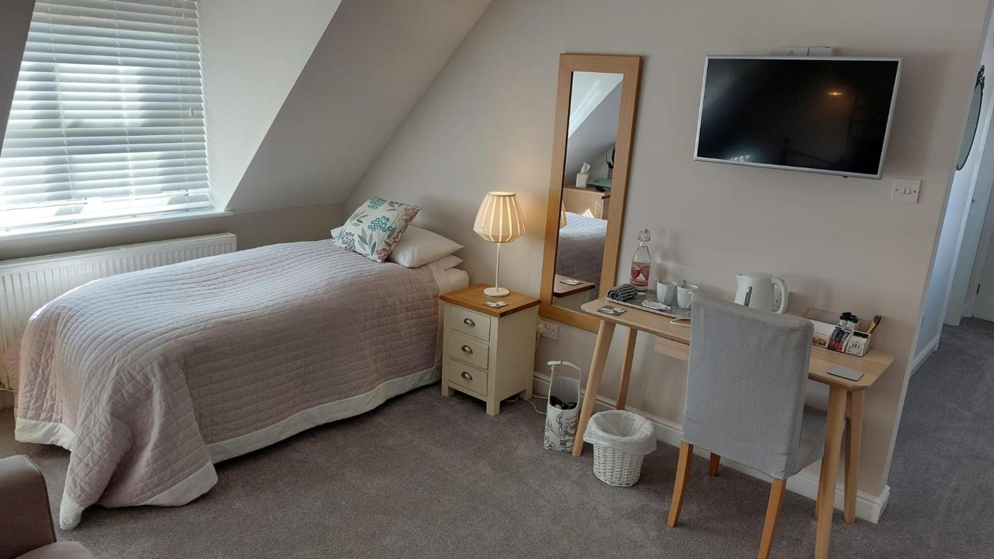 Deluxe Quadruple Room - Photo 4