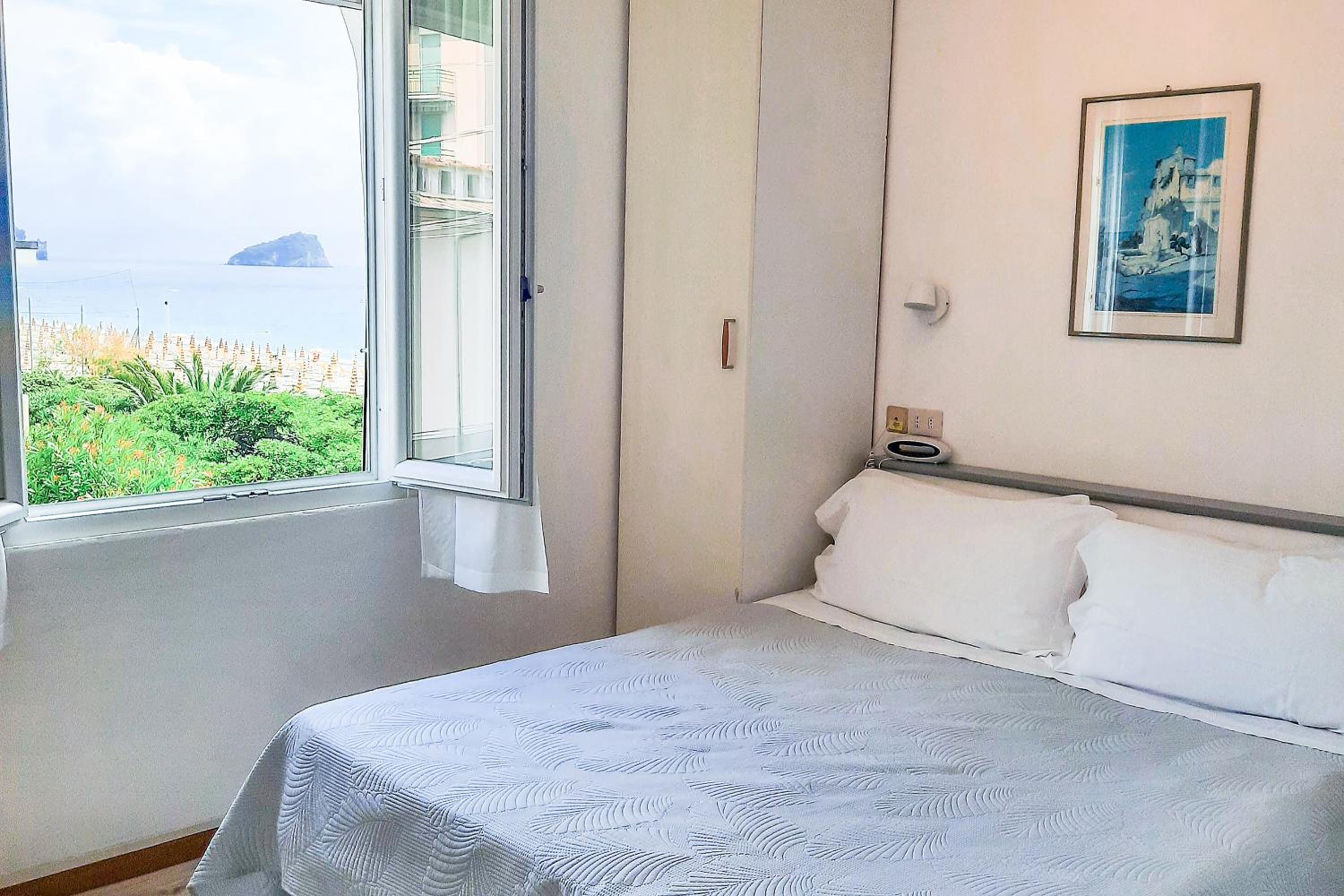 Deluxe Double Room with Side Sea View