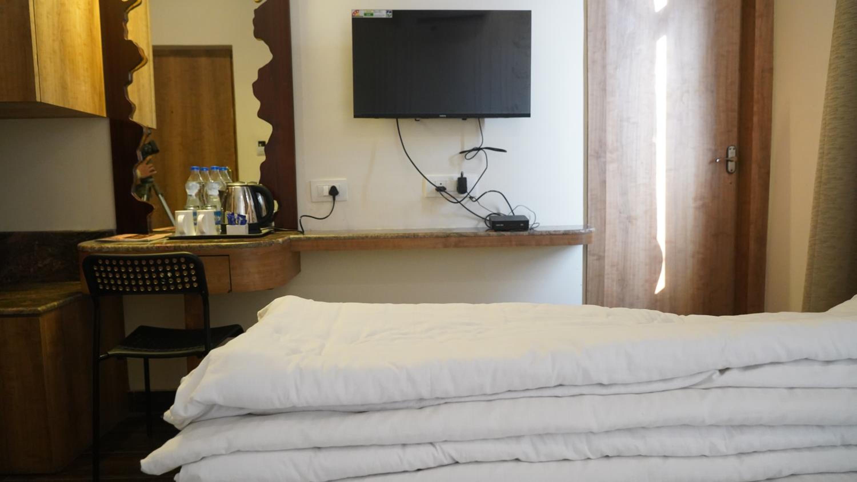 Deluxe Room - Photo 9